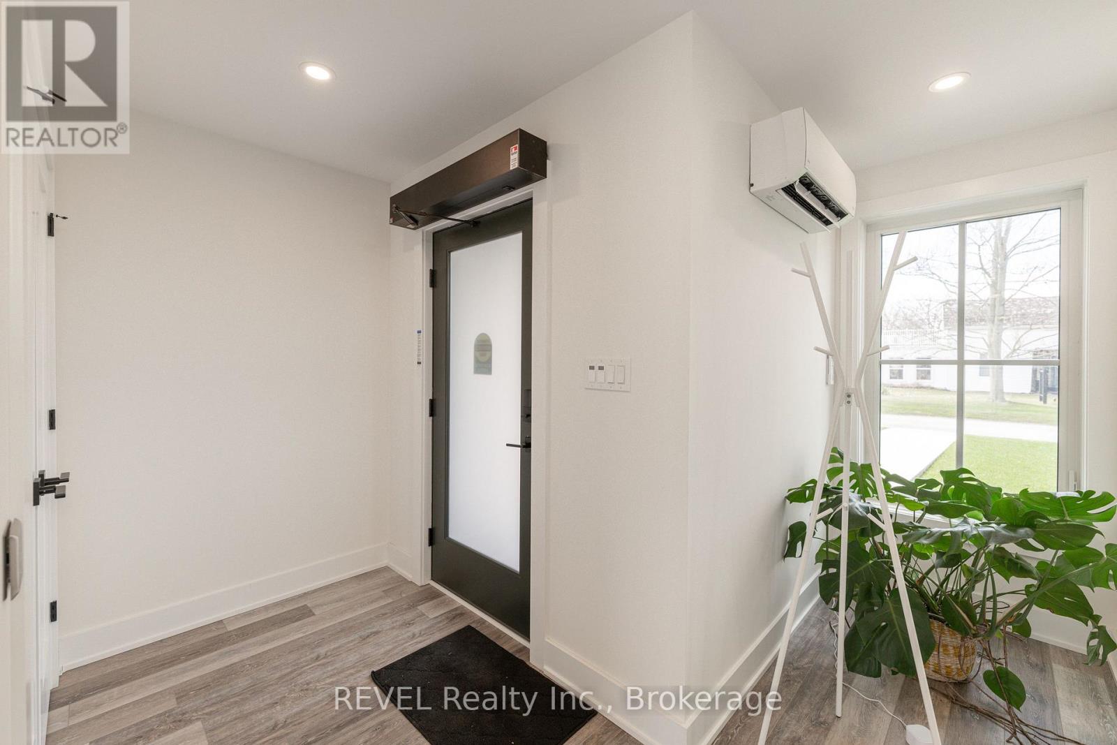 339 Mary Street, Niagara-On-The-Lake (Town), Ontario  L0S 1J0 - Photo 37 - X12092915