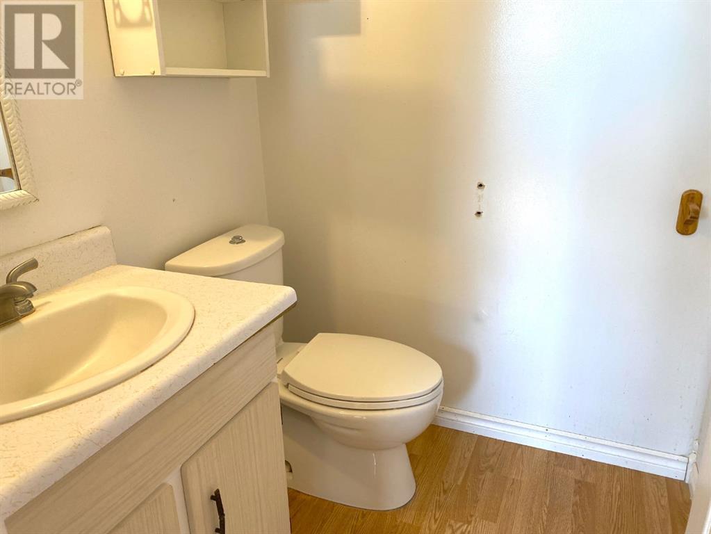 249 Hillcrest Drive, Fort Mcmurray, Alberta  T9H 3T9 - Photo 8 - A2212912