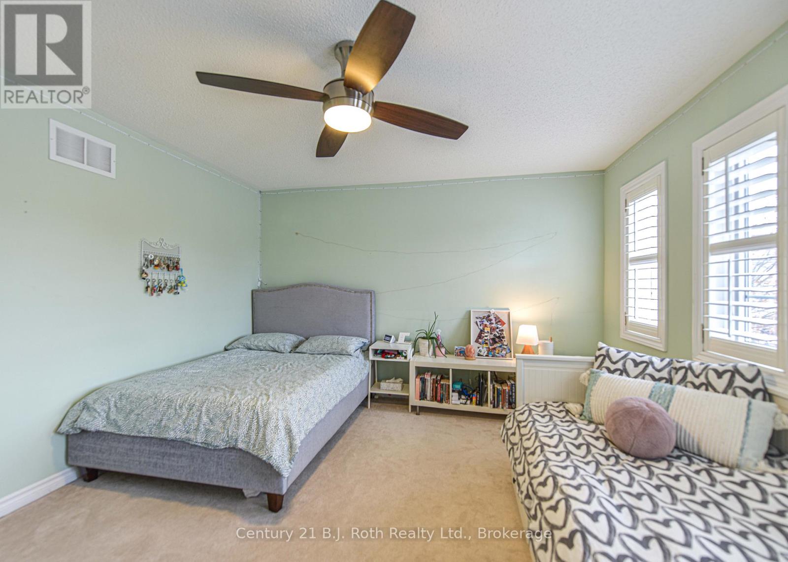 10 Regalia Way, Barrie, Ontario  L4M 7H7 - Photo 33 - S12090175