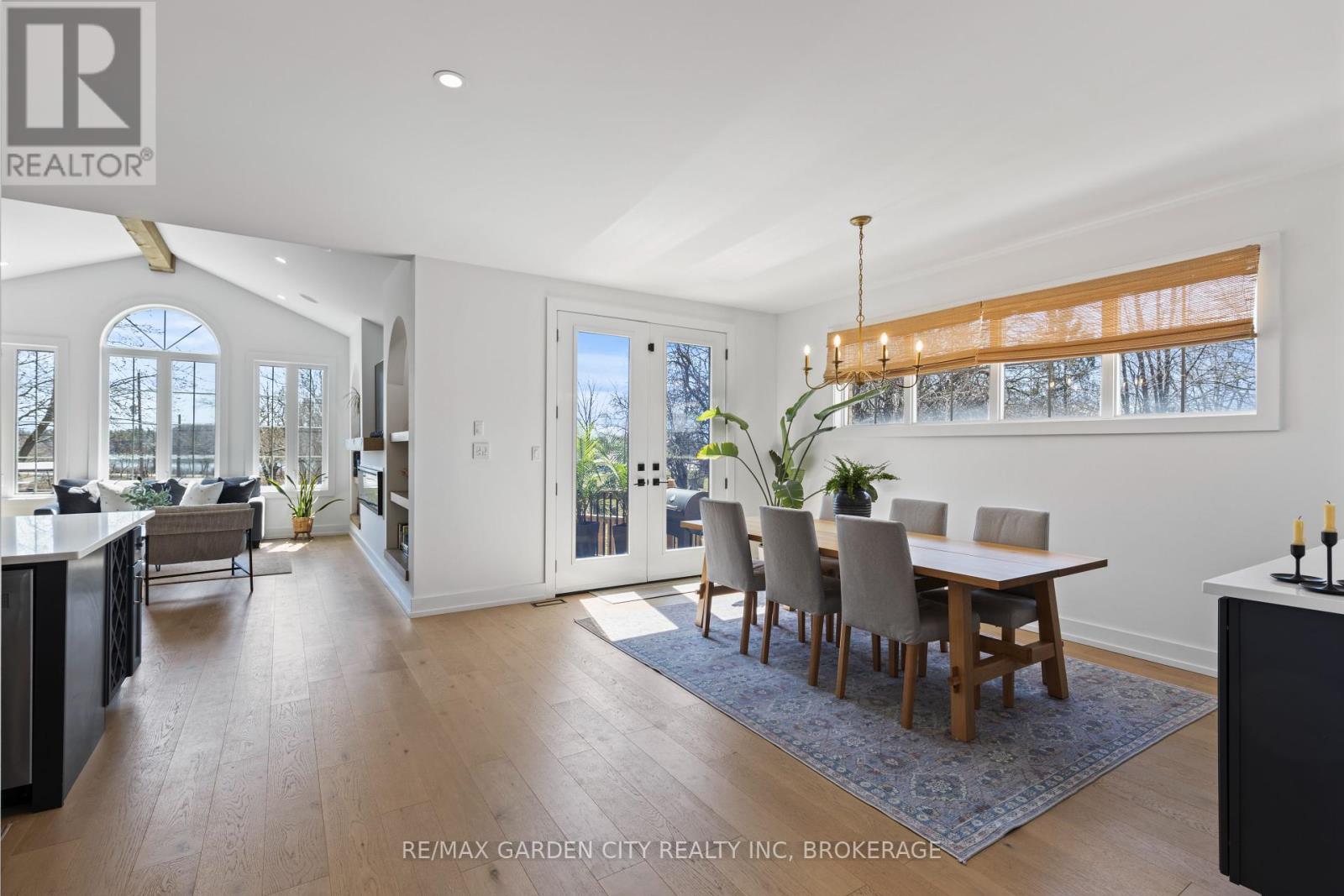 Property at 25 IVY CRESCENT image 5