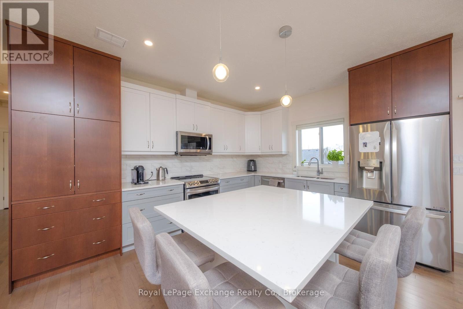 40 Lakefield Drive, Kincardine, Ontario  N2Z 0C9 - Photo 12 - X12095386