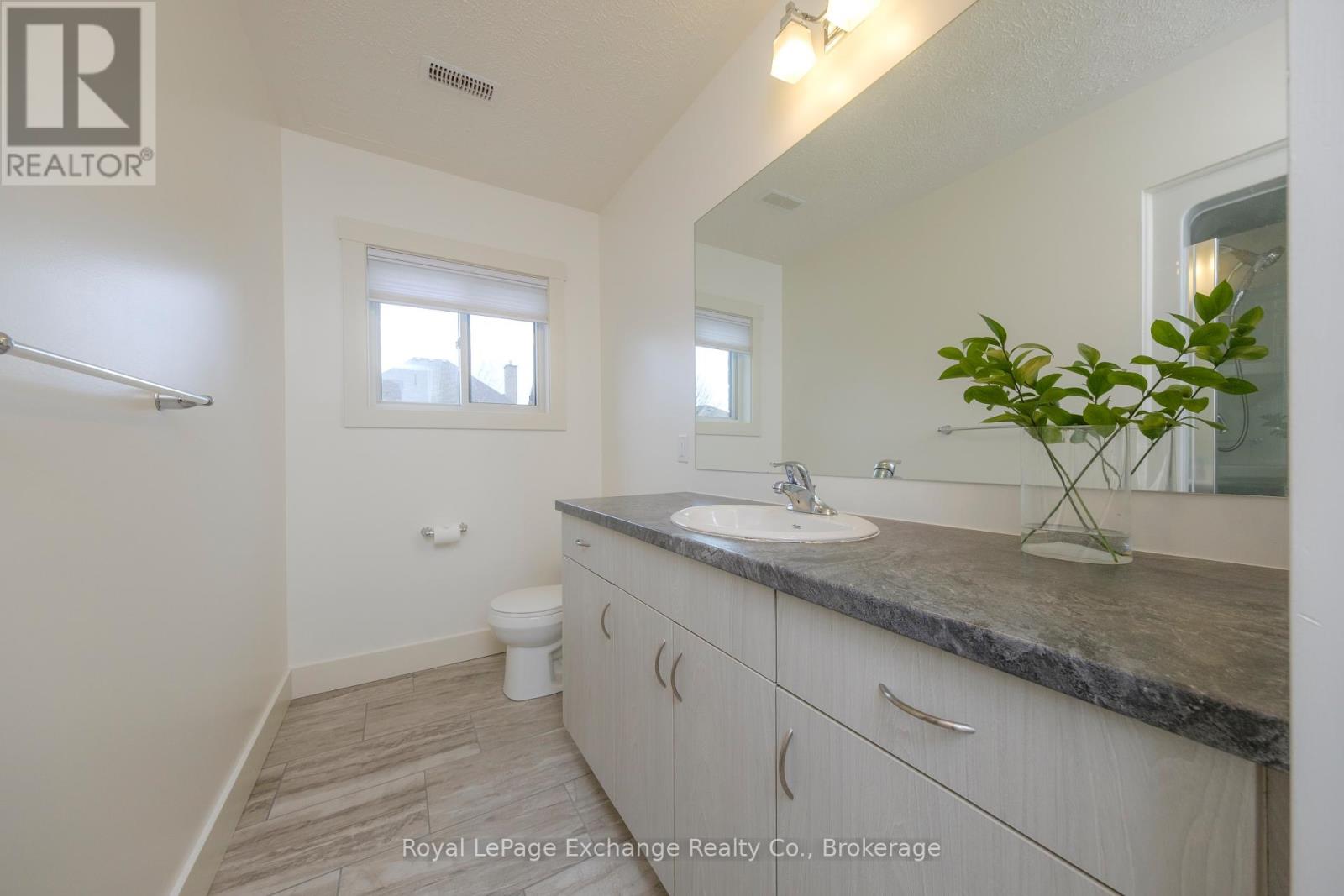 40 Lakefield Drive, Kincardine, Ontario  N2Z 0C9 - Photo 28 - X12095386