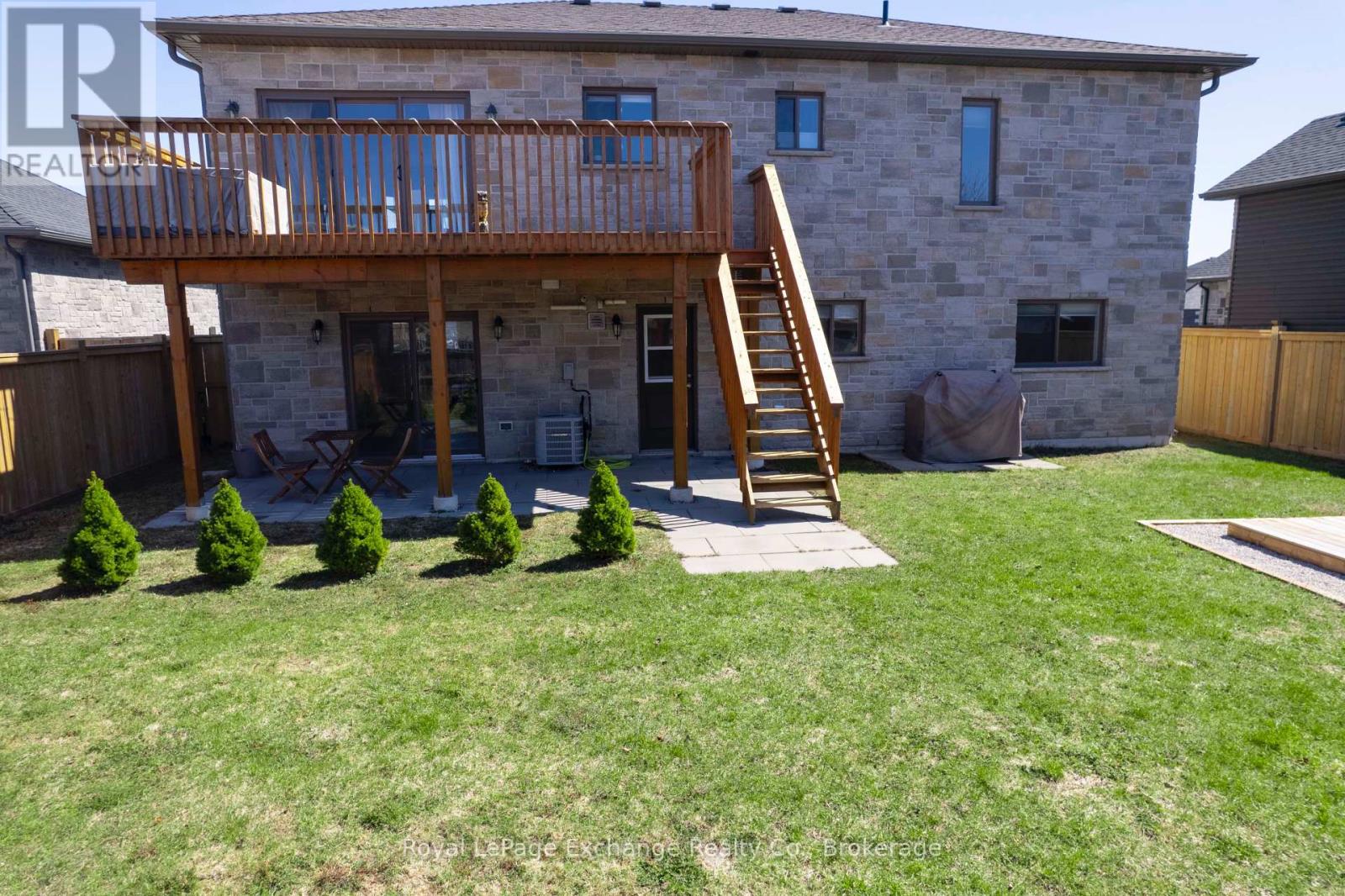 40 Lakefield Drive, Kincardine, Ontario  N2Z 0C9 - Photo 7 - X12095386