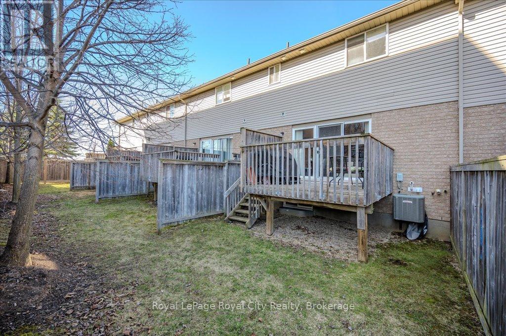 4 - 361 Arkell Road, Guelph, Ontario  N1L 1E5 - Photo 39 - X12095397