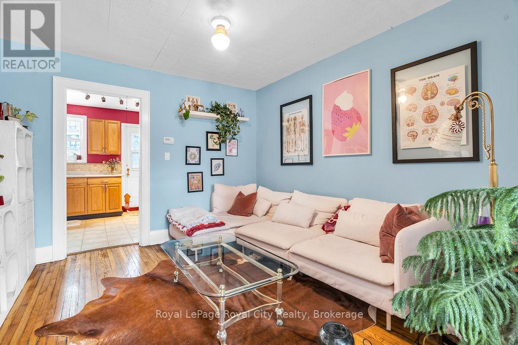 Property at 104 NEEVE STREET image 1