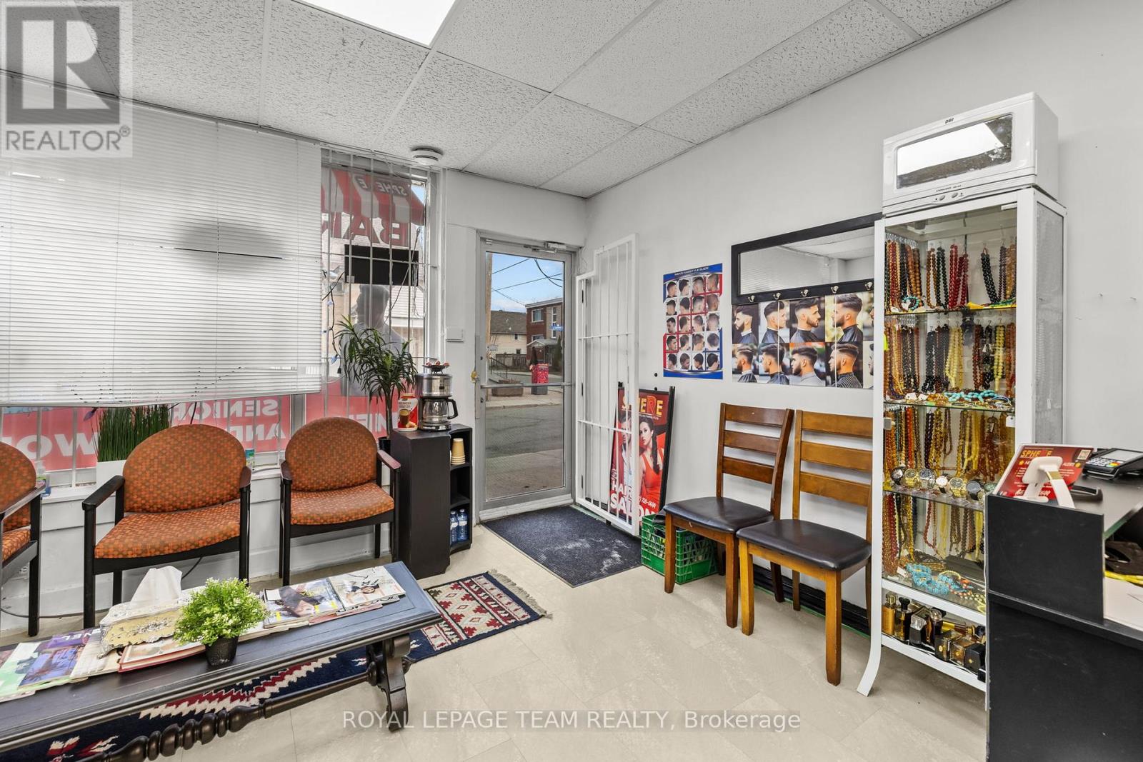 B - 60 Lyndale Avenue, Ottawa, Ontario  K1Y 2M8 - Photo 3 - X12095565