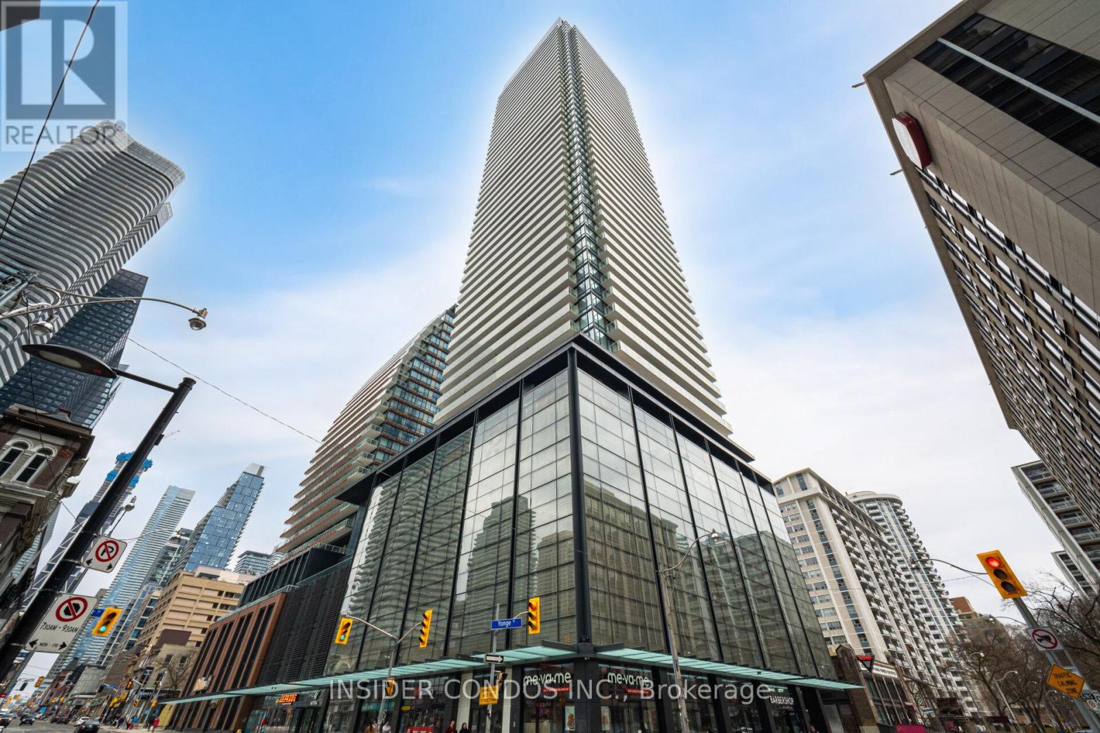 5202 - 501 Yonge Street, Toronto, Ontario  M4Y 0G8 - Photo 1 - C12095466