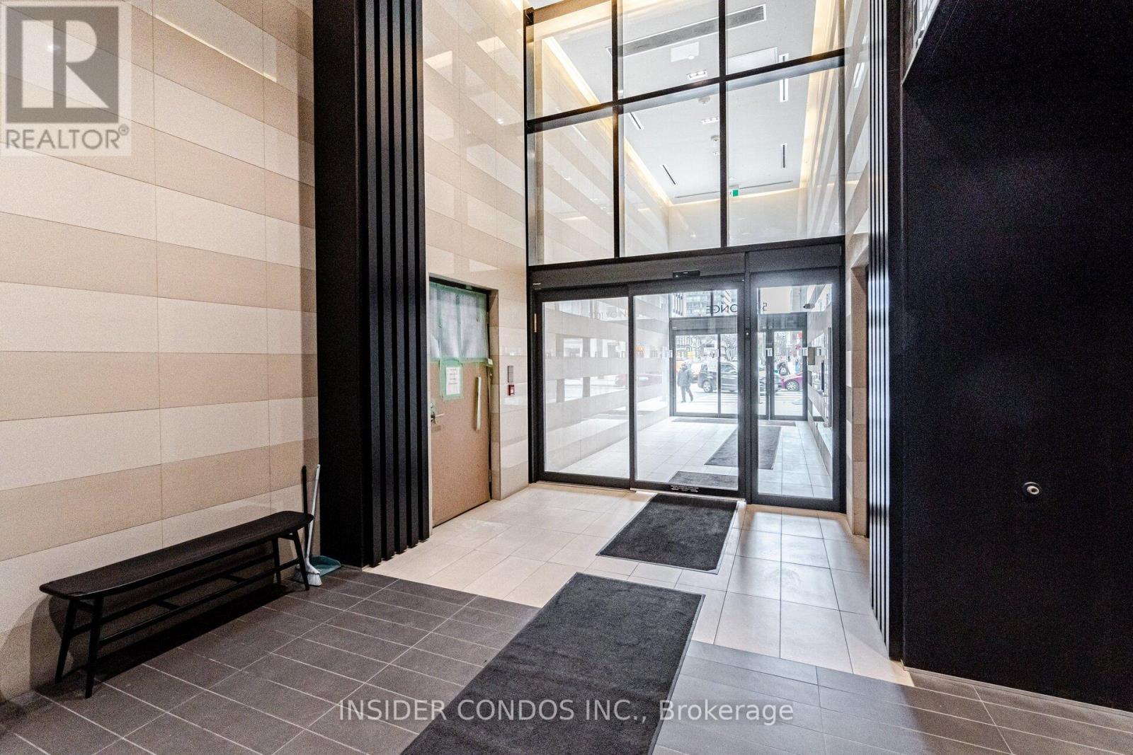 5202 - 501 Yonge Street, Toronto, Ontario  M4Y 0G8 - Photo 3 - C12095466