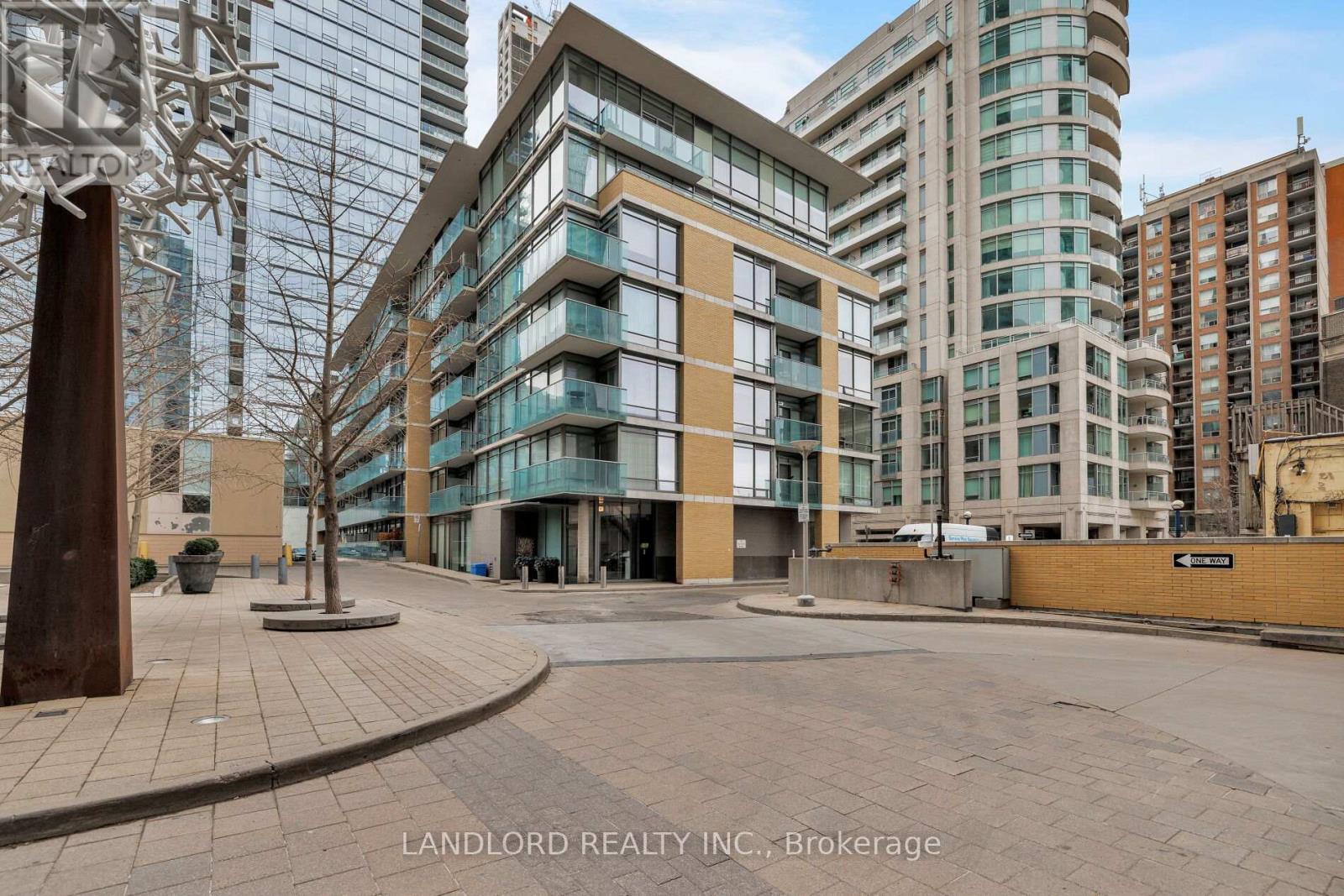 209 - 21 Scollard Street, Toronto, Ontario  M5R 1G1 - Photo 1 - C12095508