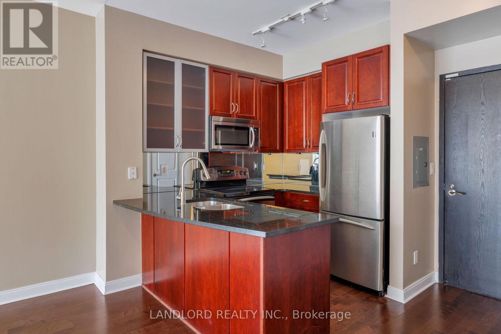 209 - 21 Scollard Street, Toronto, Ontario  M5R 1G1 - Photo 8 - C12095508