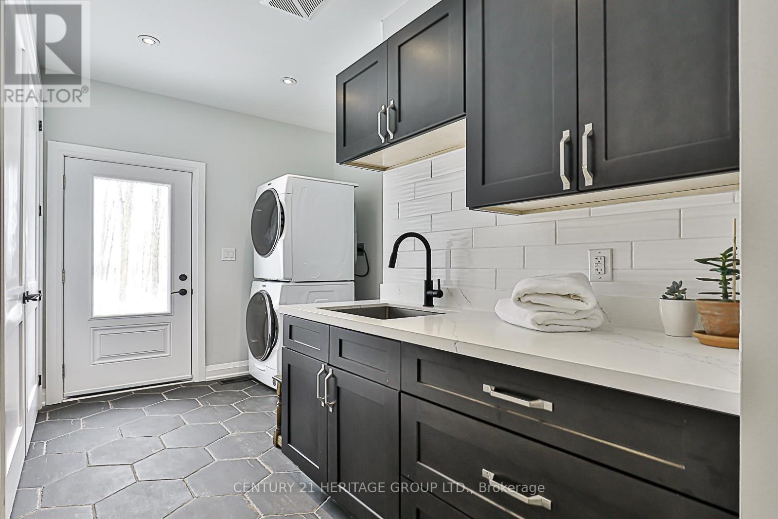 17657 Highway 48, East Gwillimbury, Ontario  L0G 1E0 - Photo 26 - N12095413