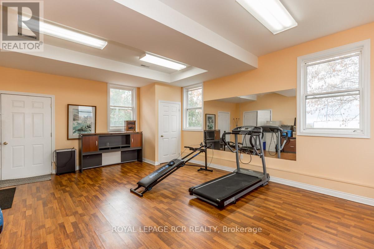 2100 Davis Drive W, King, Ontario  L3Y 4V9 - Photo 39 - N12095502