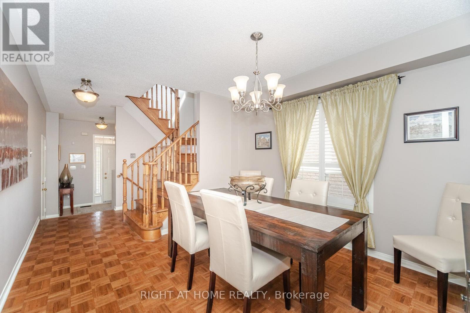 Property at 910 OAKTREE CRESCENT image 5