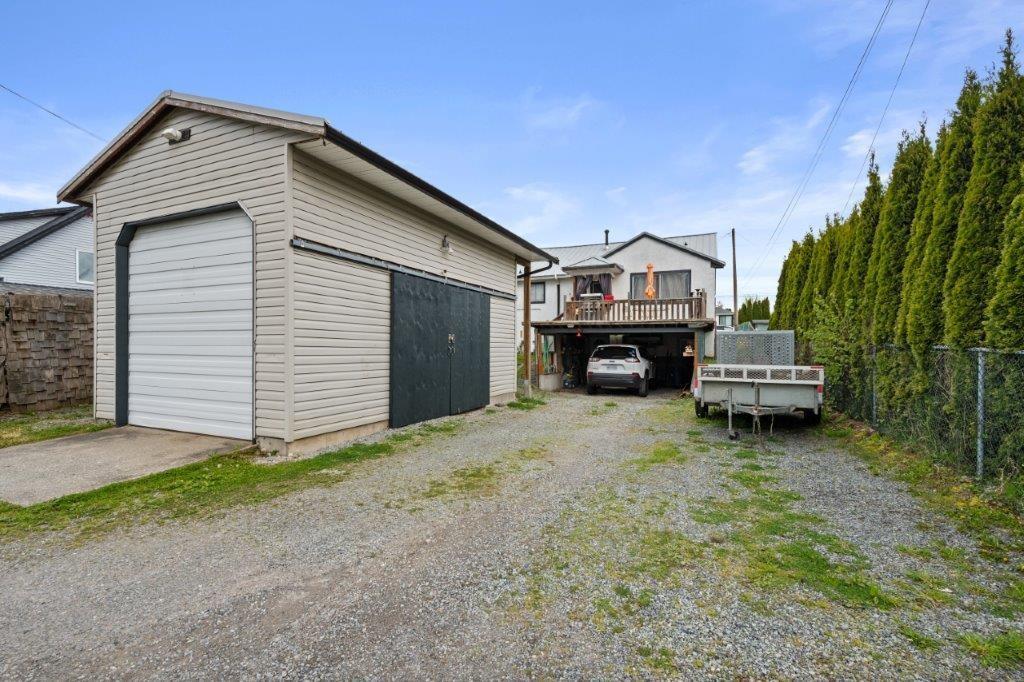 Property at 33608 7TH AVENUE image 2