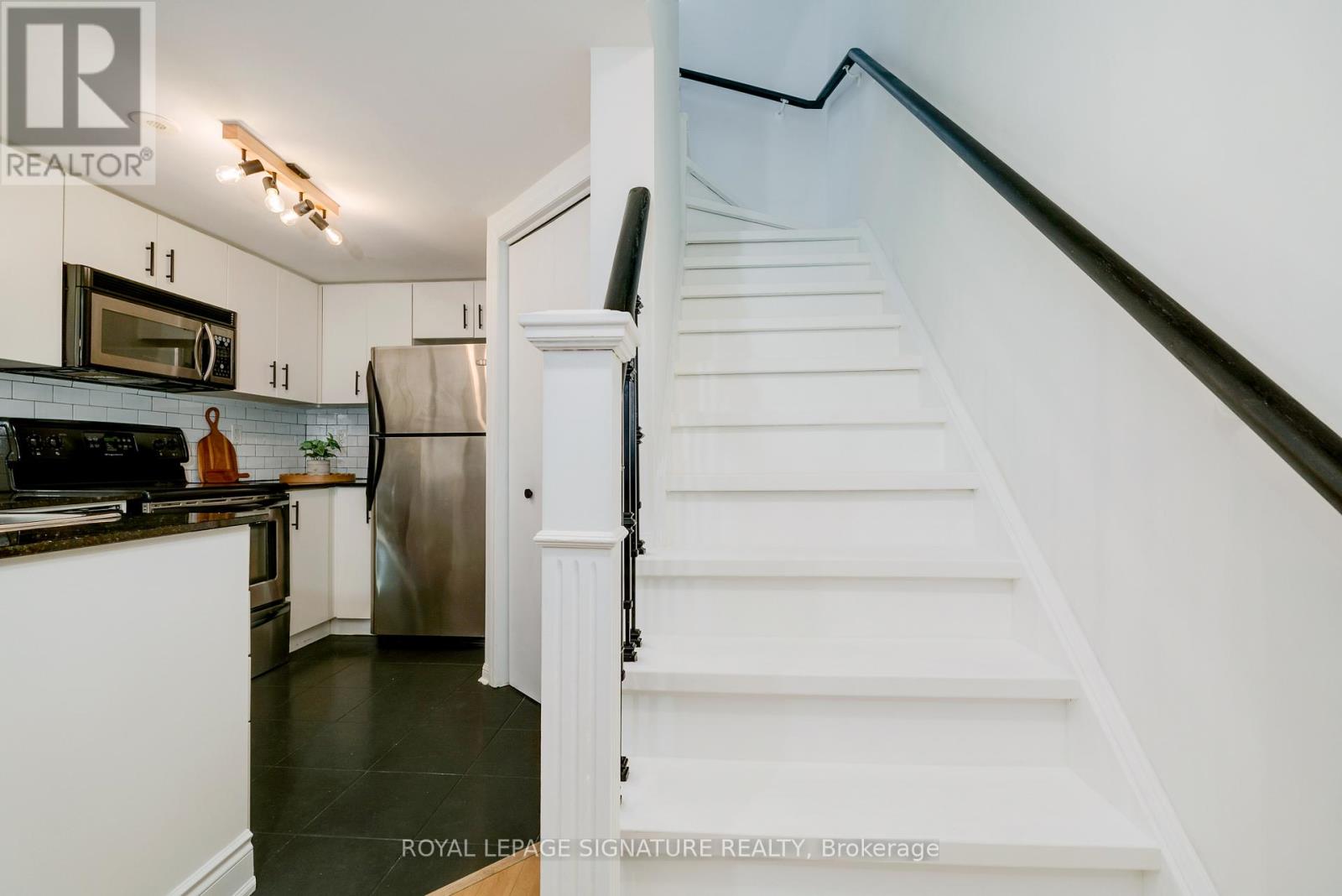 1602 - 28 Laidlaw Street, Toronto, Ontario  M6K 1X2 - Photo 11 - W12095446
