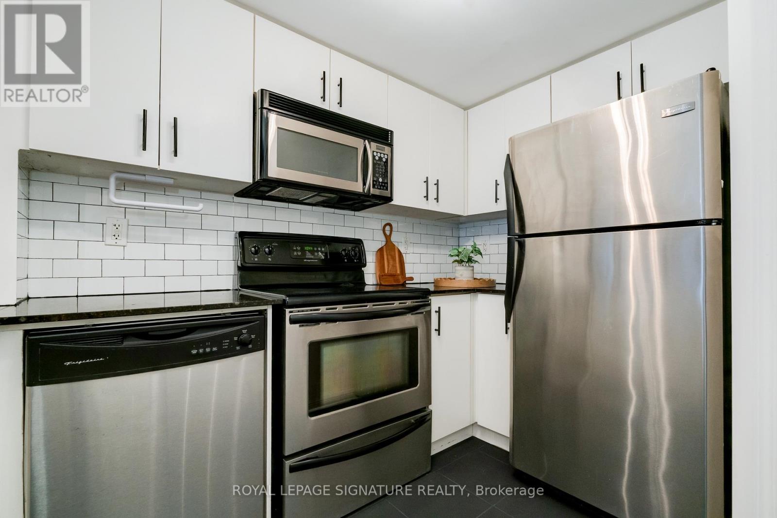 1602 - 28 Laidlaw Street, Toronto, Ontario  M6K 1X2 - Photo 8 - W12095446