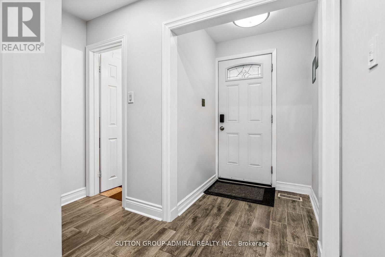 68 Wheatsheaf Crescent, Toronto, Ontario  M3N 1P6 - Photo 15 - W12095476