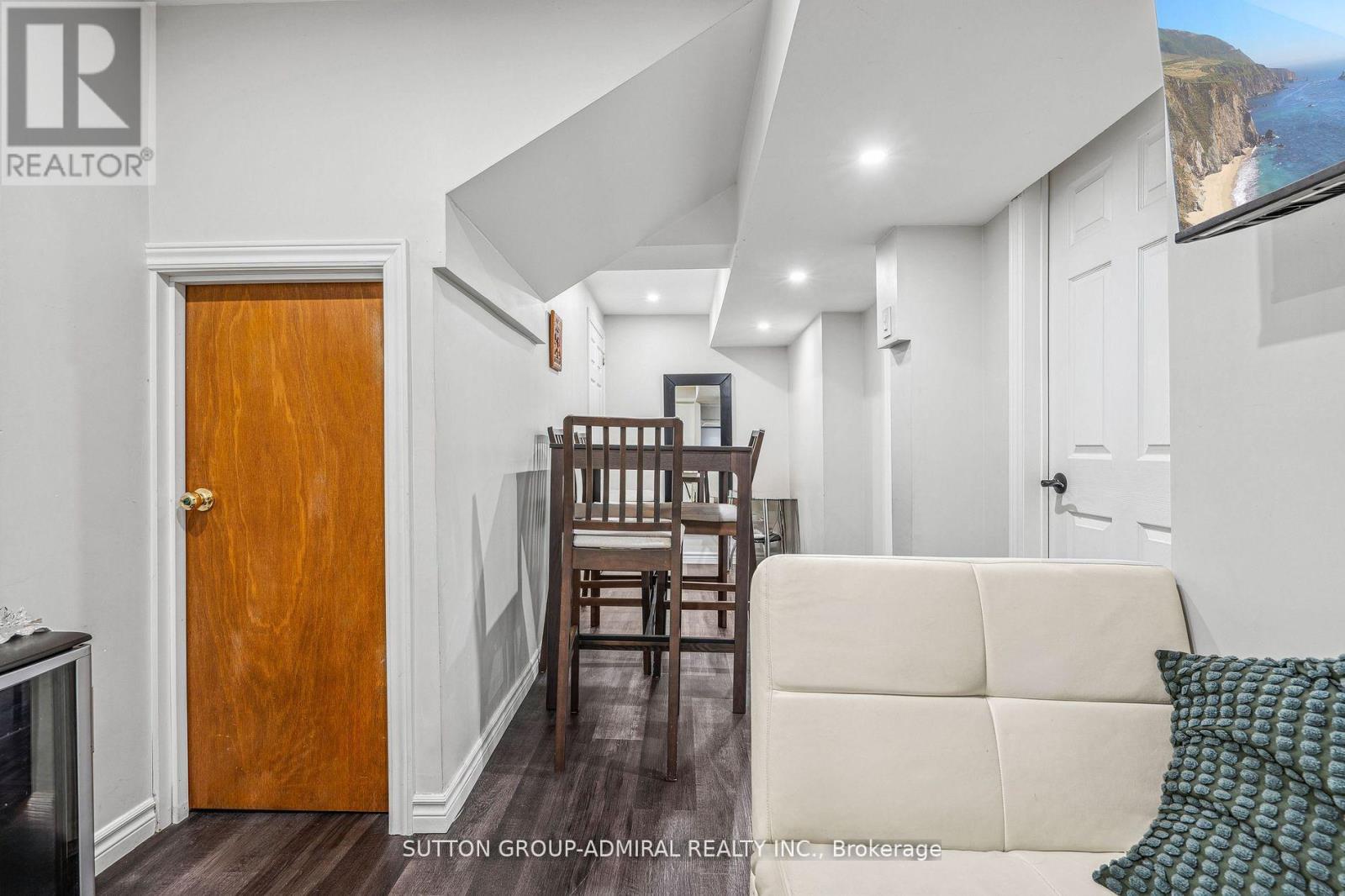 68 Wheatsheaf Crescent, Toronto, Ontario  M3N 1P6 - Photo 19 - W12095476