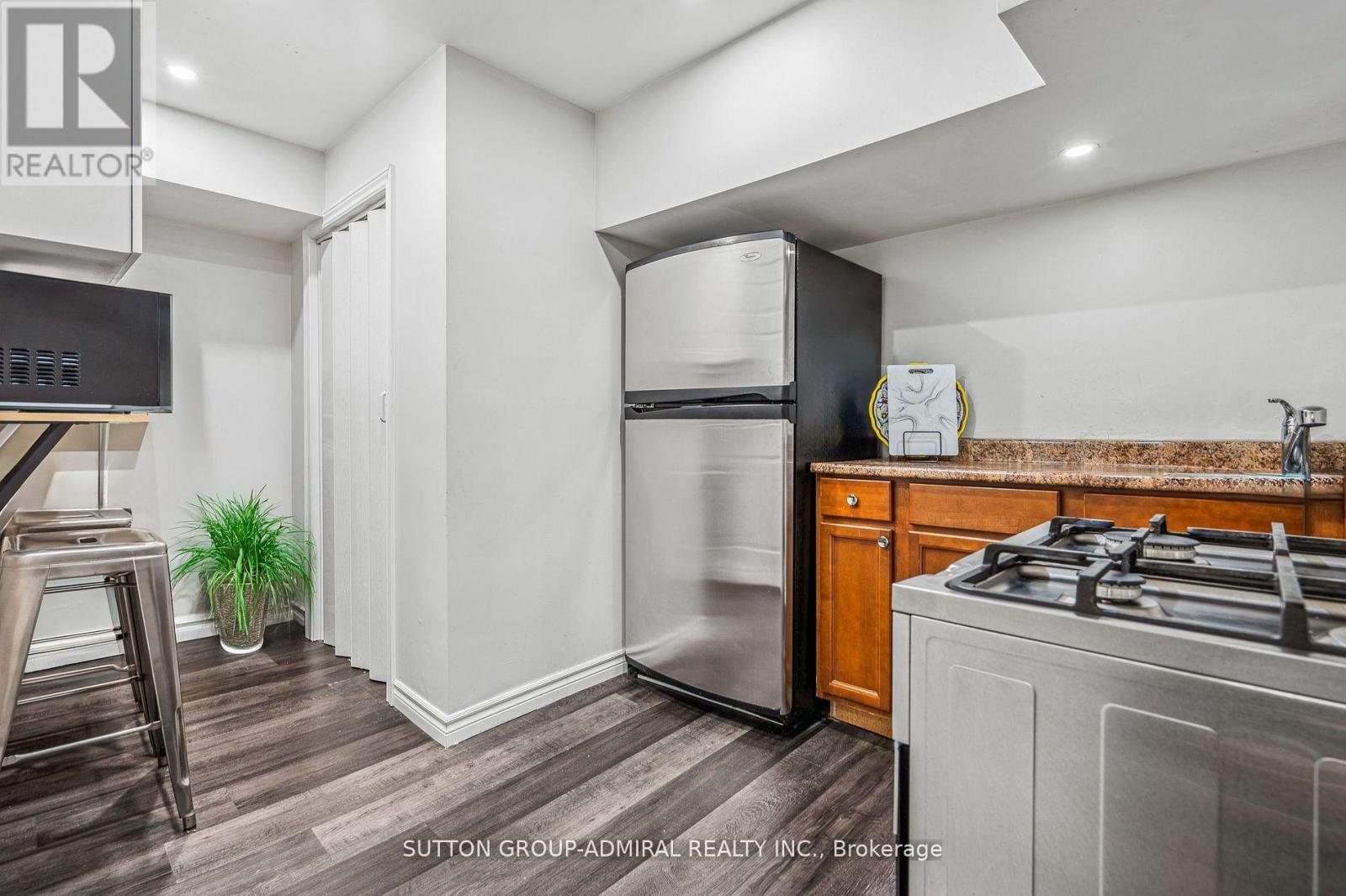 68 Wheatsheaf Crescent, Toronto, Ontario  M3N 1P6 - Photo 20 - W12095476