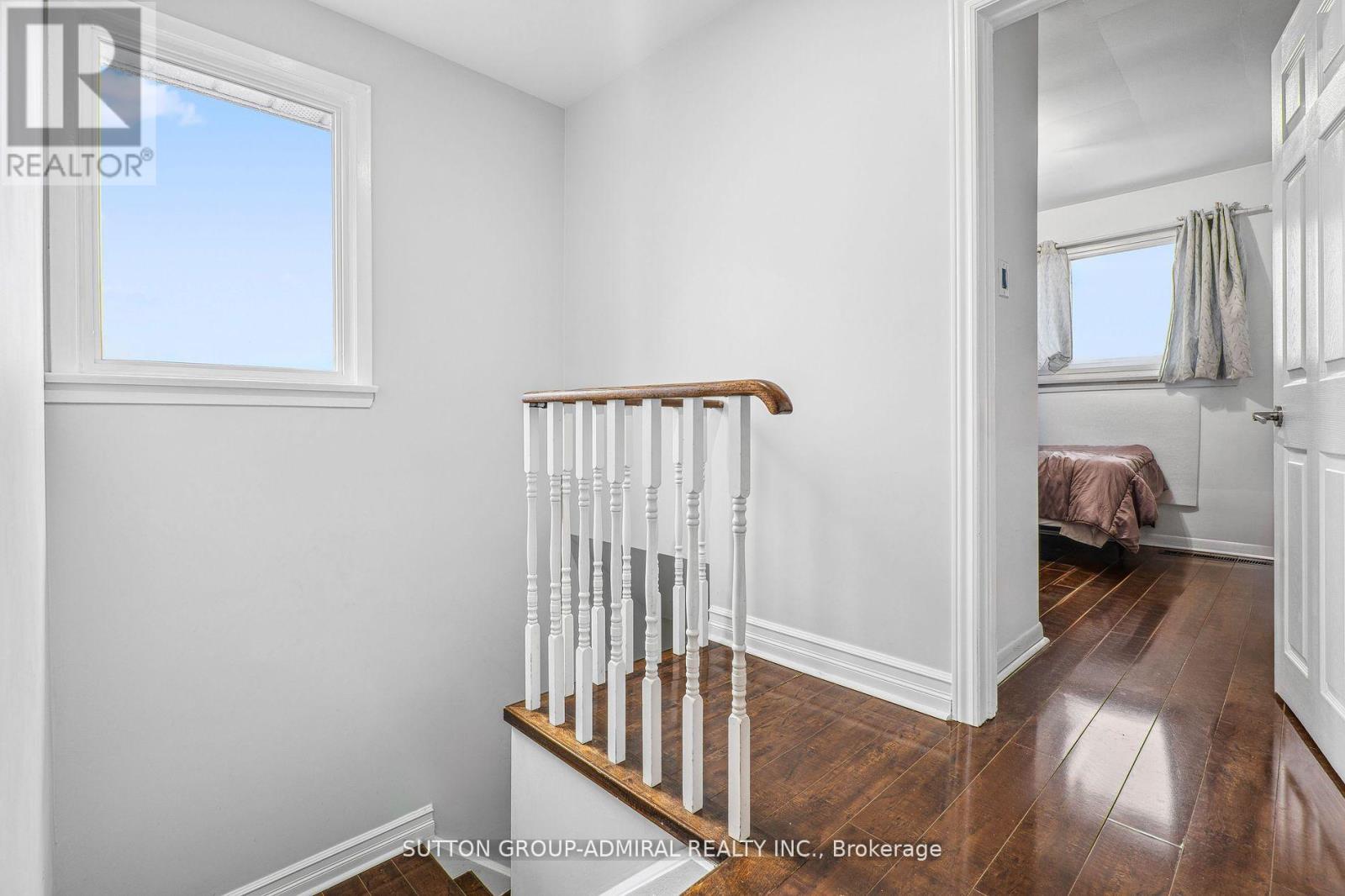 68 Wheatsheaf Crescent, Toronto, Ontario  M3N 1P6 - Photo 24 - W12095476