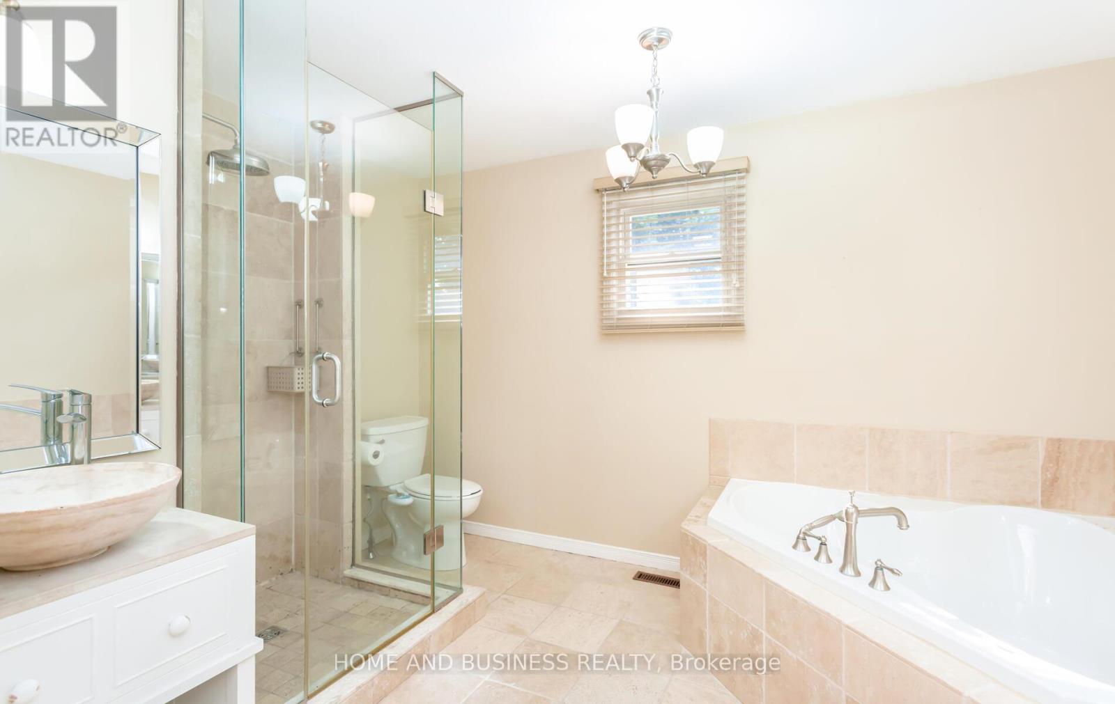2035 Jacamar Court, Mississauga, Ontario  L5L 3P7 - Photo 18 - W12095552