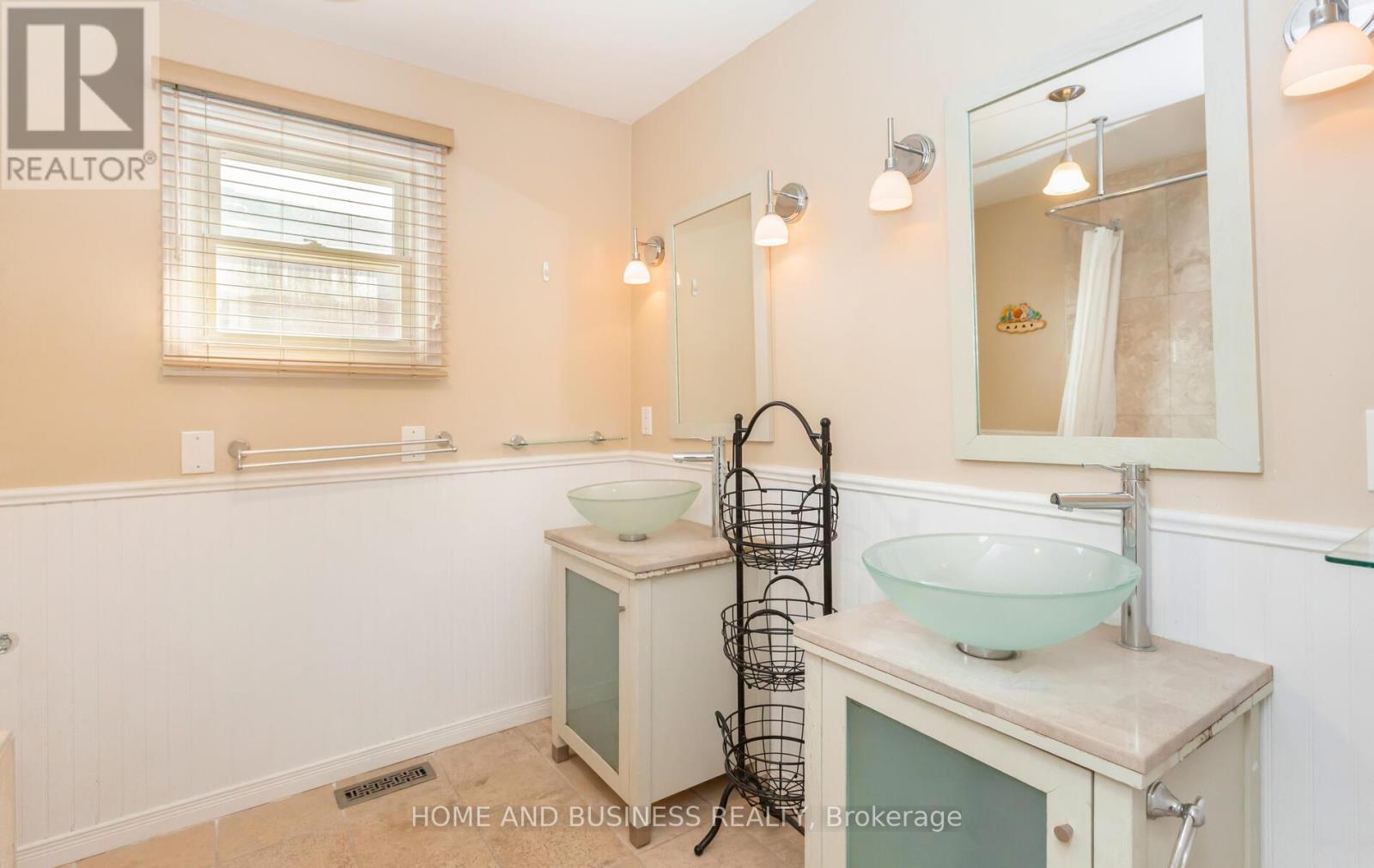 2035 Jacamar Court, Mississauga, Ontario  L5L 3P7 - Photo 39 - W12095552