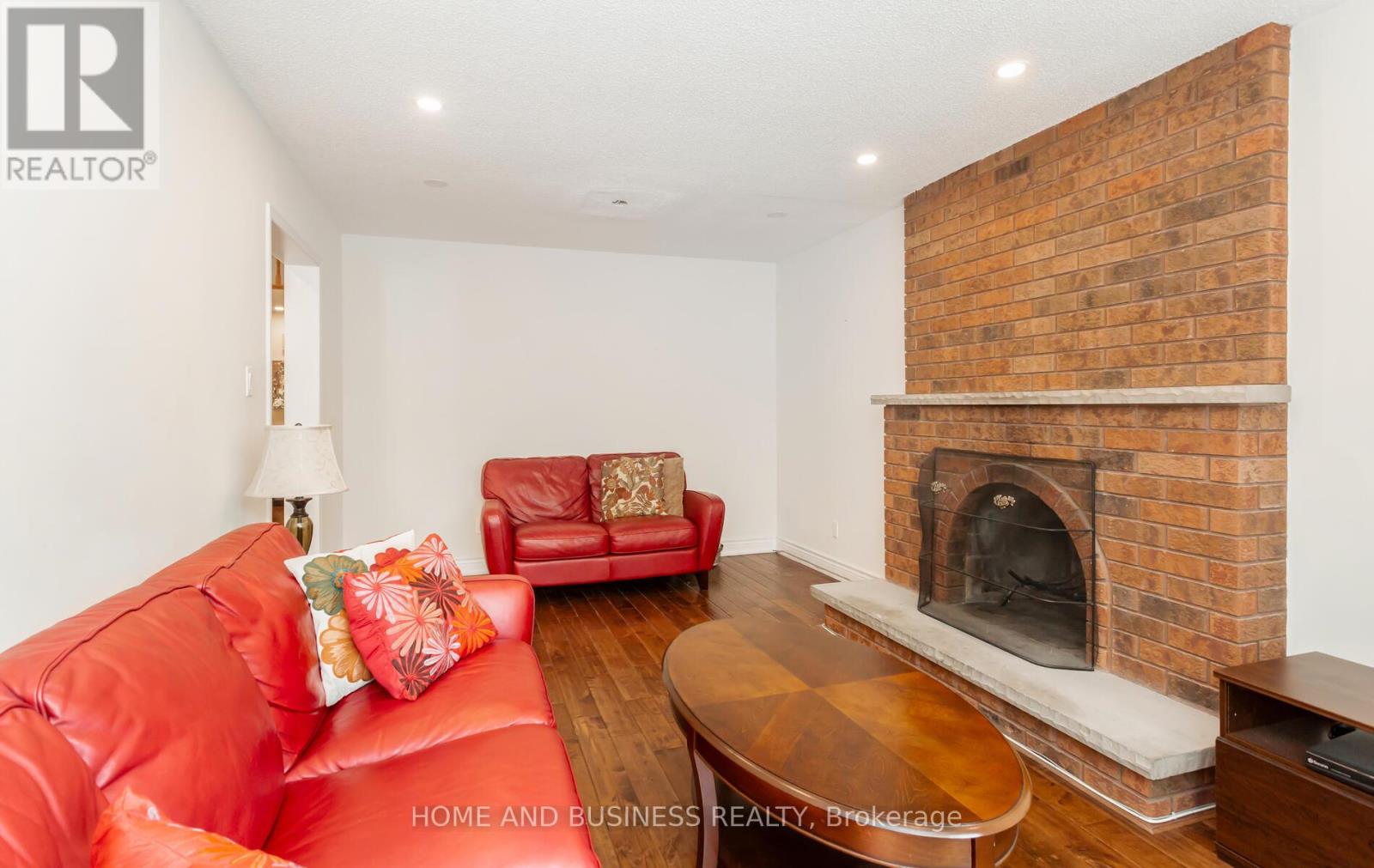2035 Jacamar Court, Mississauga, Ontario  L5L 3P7 - Photo 7 - W12095552