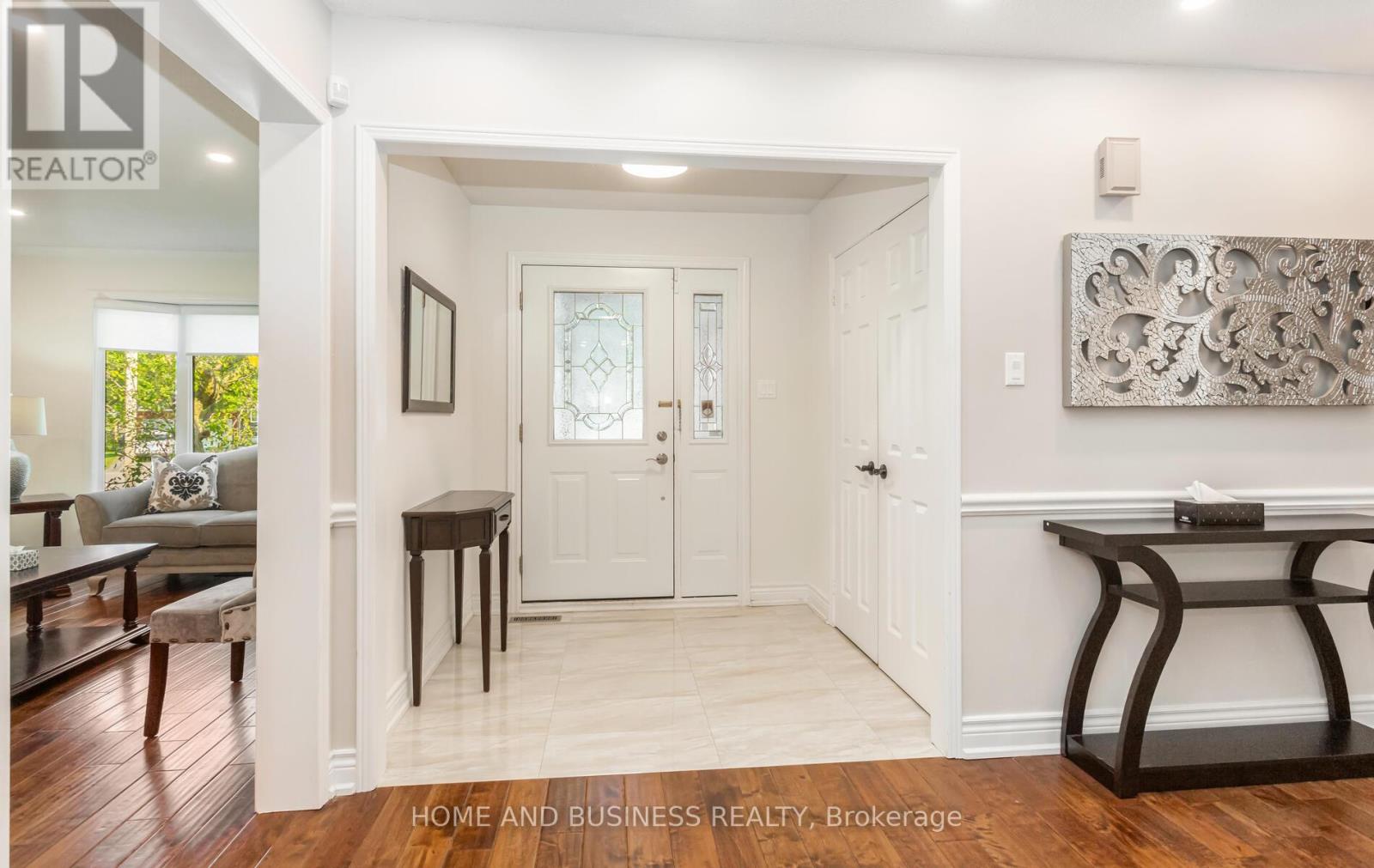 2035 Jacamar Court, Mississauga, Ontario  L5L 3P7 - Photo 8 - W12095552