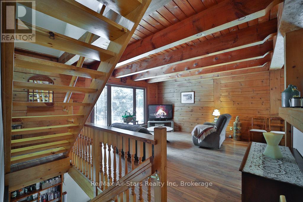 1058 Algonquin Outfitters Road, Algonquin Highlands, Ontario  P0A 1H0 - Photo 18 - X11901323