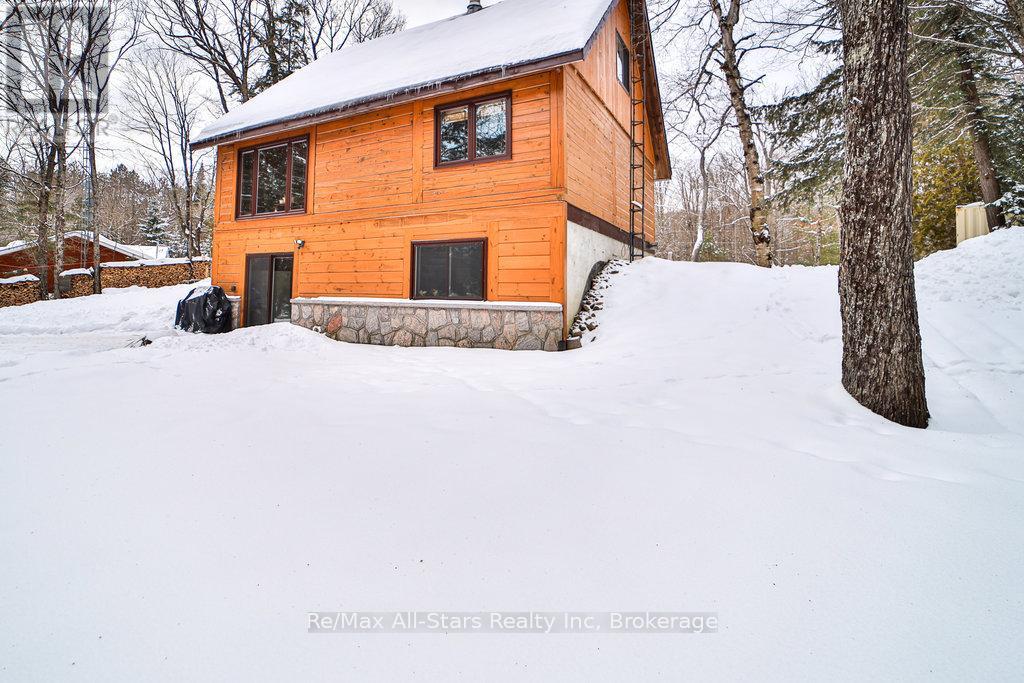 1058 Algonquin Outfitters Road, Algonquin Highlands, Ontario  P0A 1H0 - Photo 11 - X11901323