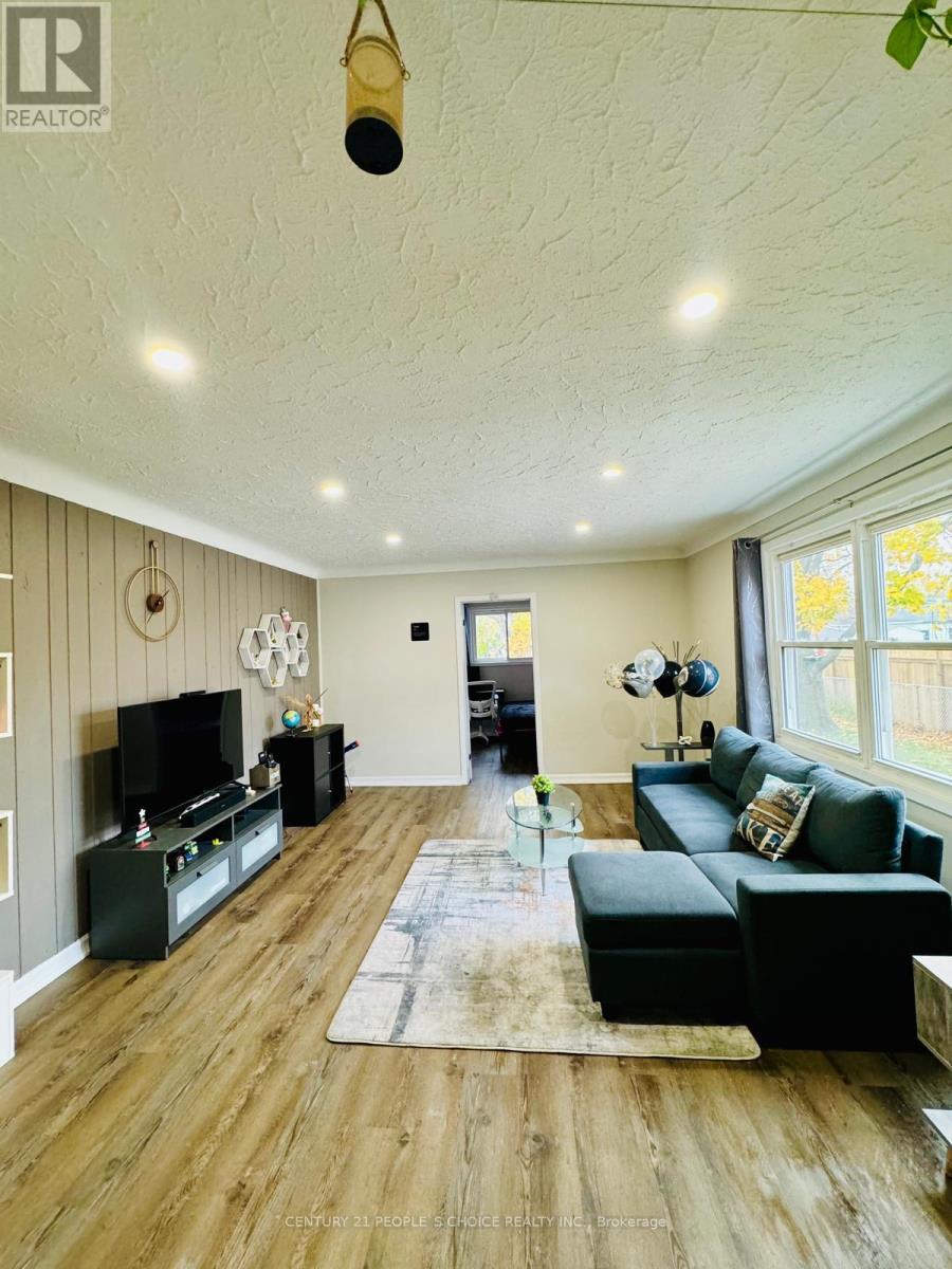 20 Eastbourne Avenue, St. Catharines (Facer), Ontario  L2M 5K4 - Photo 11 - X12095420