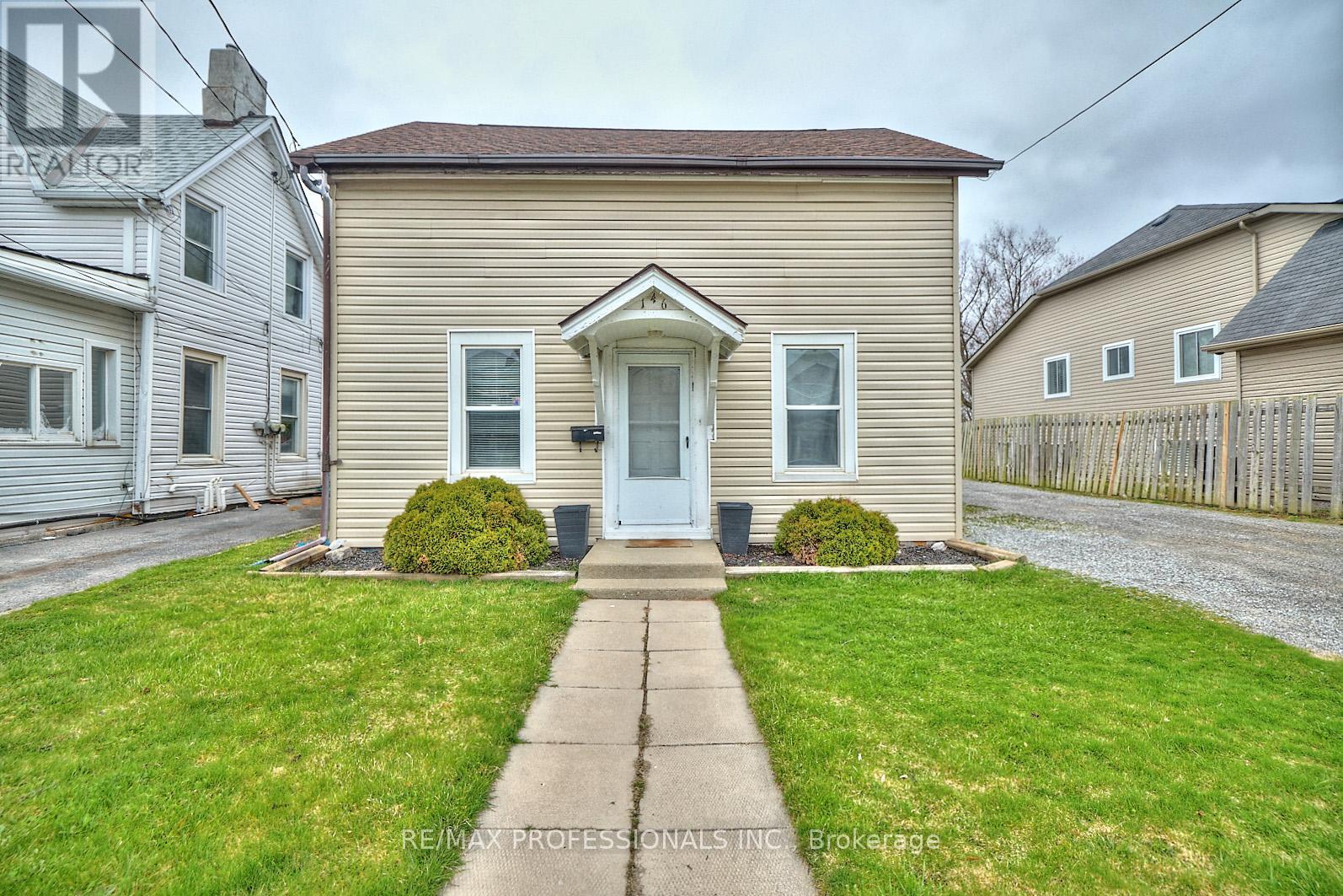Property at 146 OAKDALE AVENUE image 1