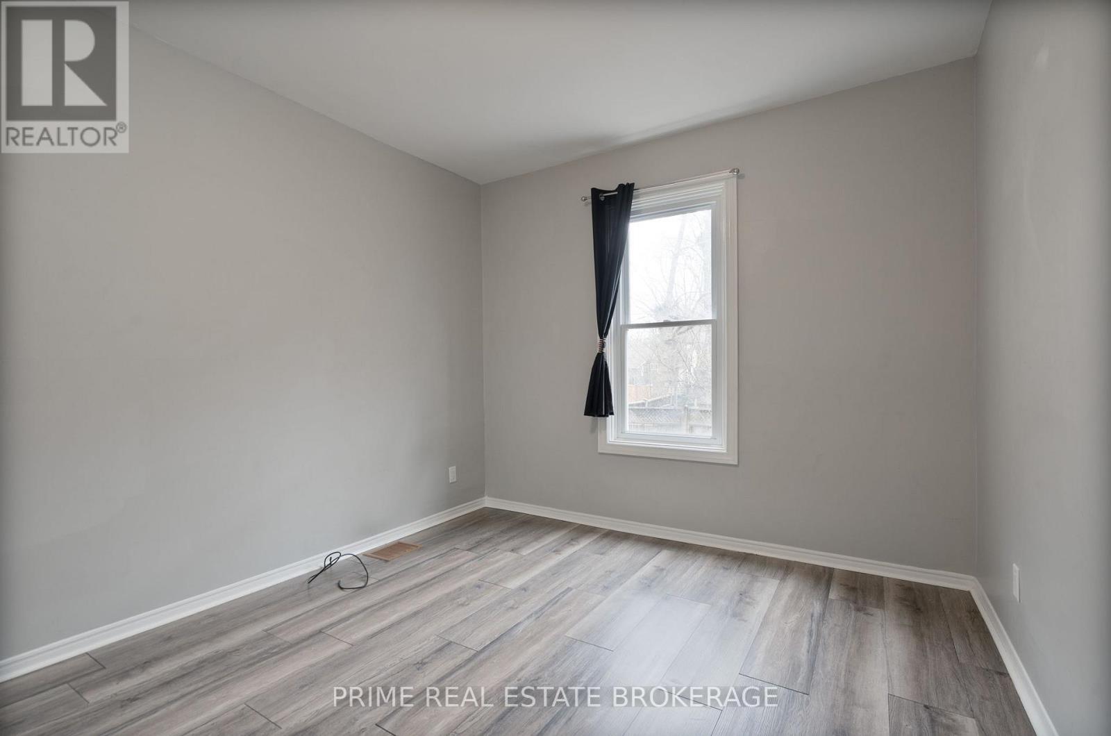 Photo 14 of 16 for 666 Queens Avenue