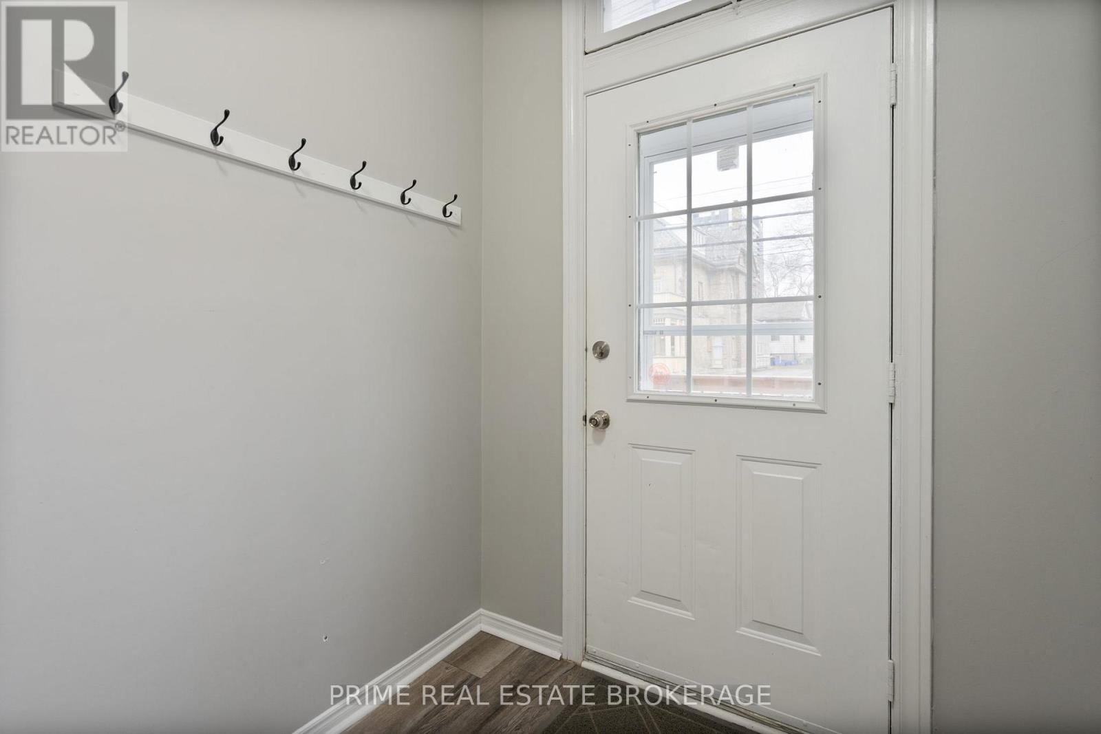 Photo 3 of 16 for 666 Queens Avenue