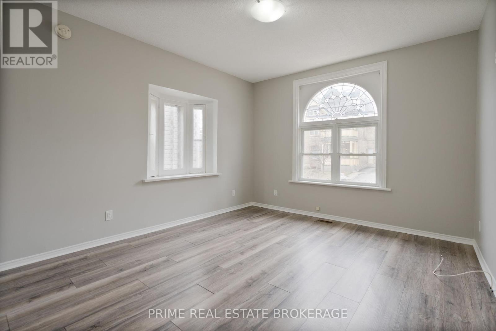 Photo 4 of 16 for 666 Queens Avenue