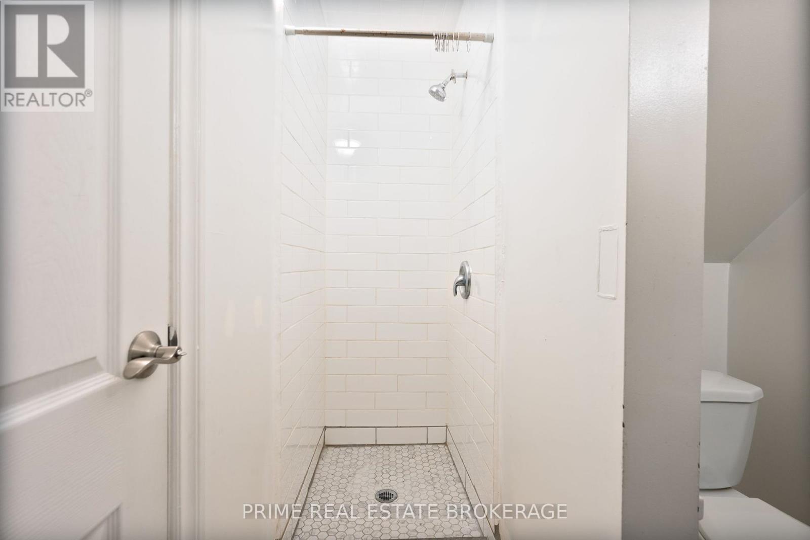Photo 8 of 16 for 666 Queens Avenue