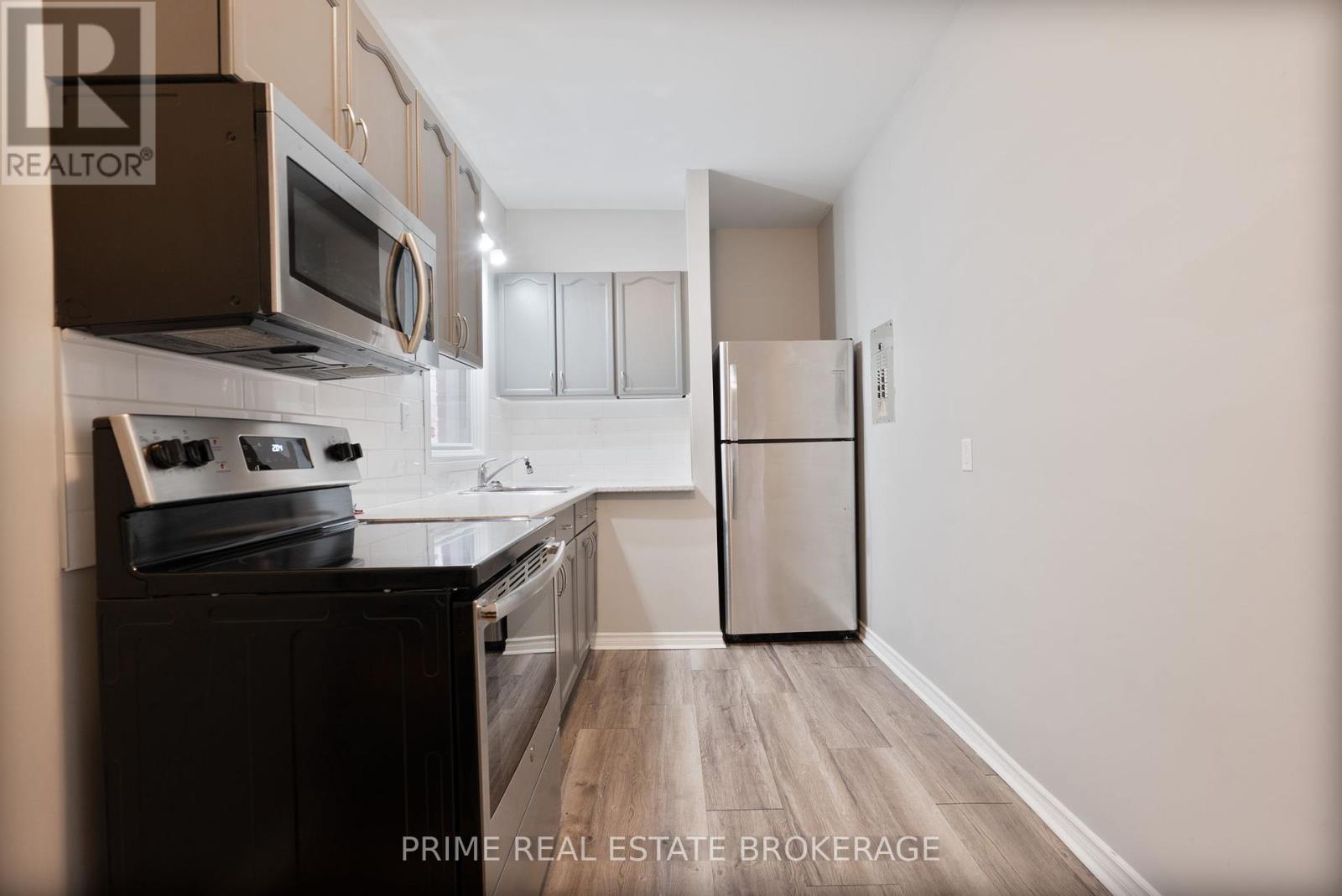 Photo 9 of 16 for 666 Queens Avenue