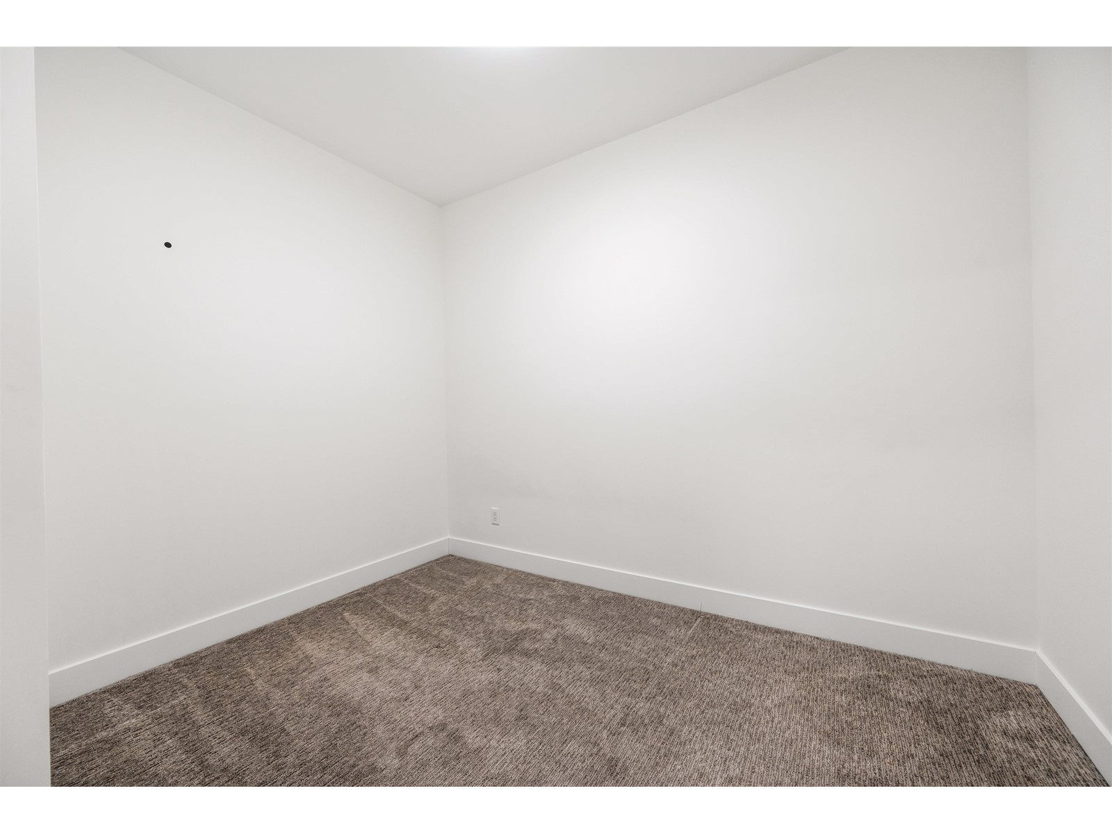 404 13978 Fraser Highway, Surrey, British Columbia  V3T 0P2 - Photo 10 - R2972206