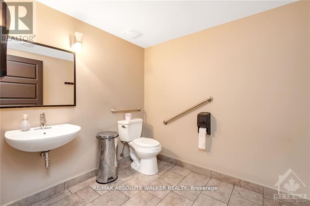 3591 Innes Road, Ottawa, Ontario  K1C 1T1 - Photo 10 - X12095741