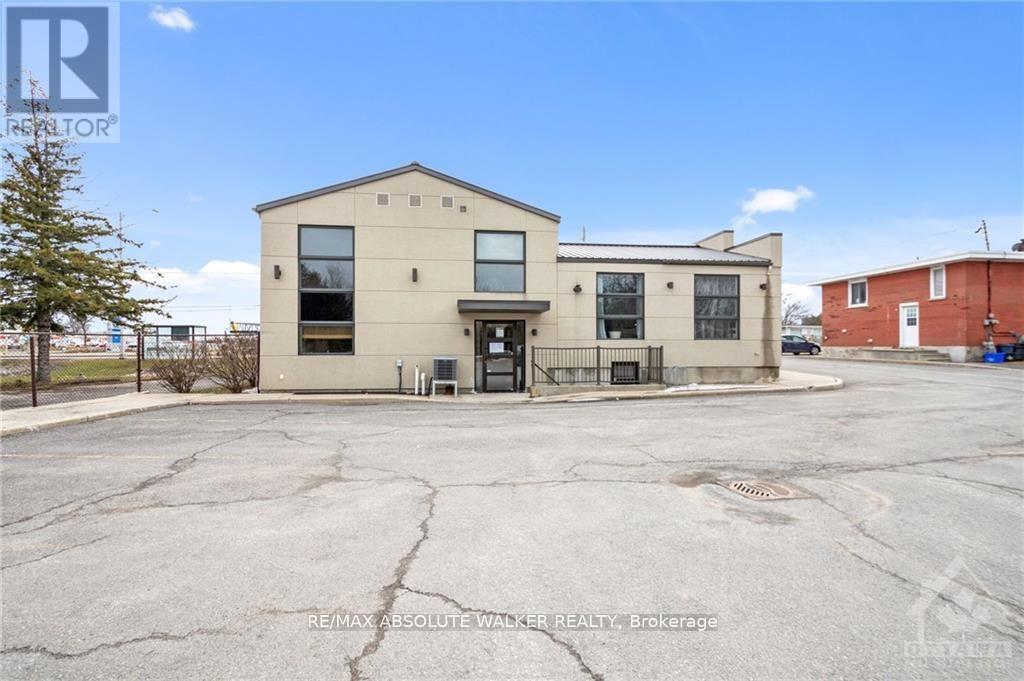 3591 Innes Road, Ottawa, Ontario  K1C 1T1 - Photo 15 - X12095741