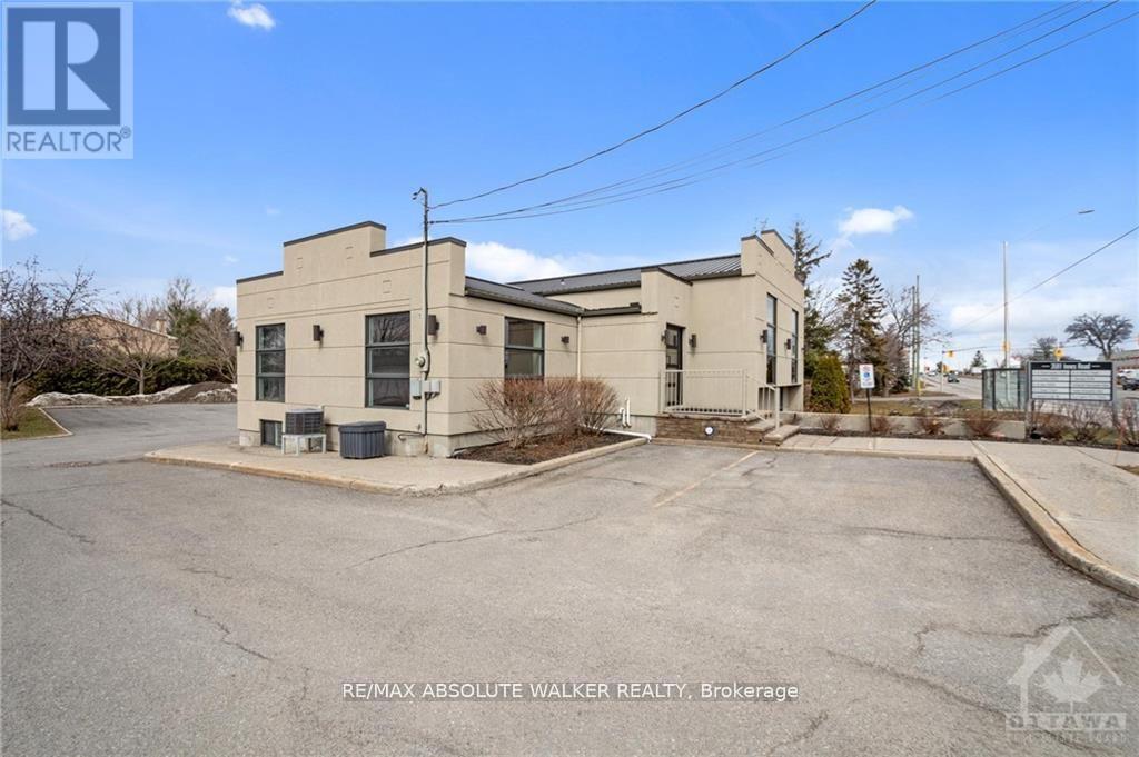 3591 Innes Road, Ottawa, Ontario  K1C 1T1 - Photo 2 - X12095741