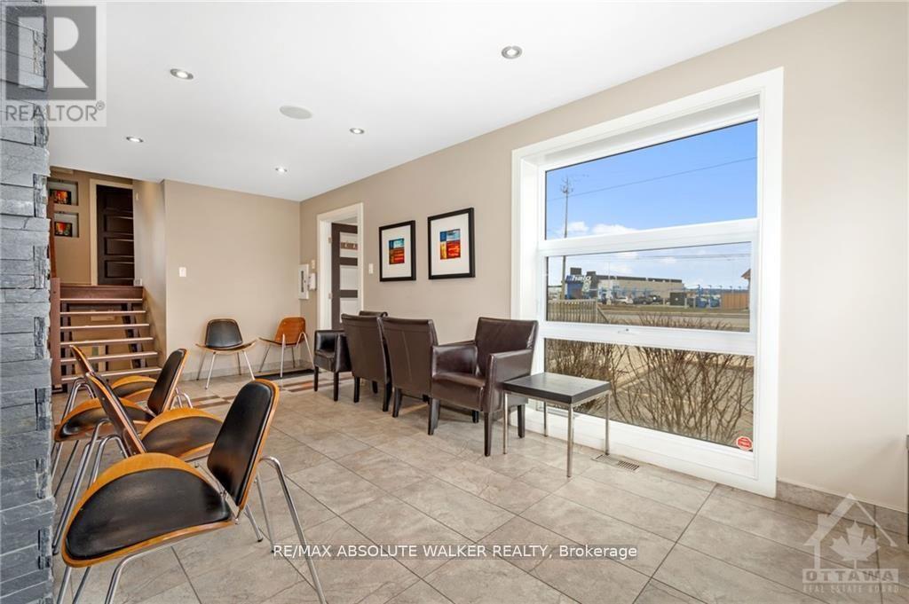 3591 Innes Road, Ottawa, Ontario  K1C 1T1 - Photo 5 - X12095741