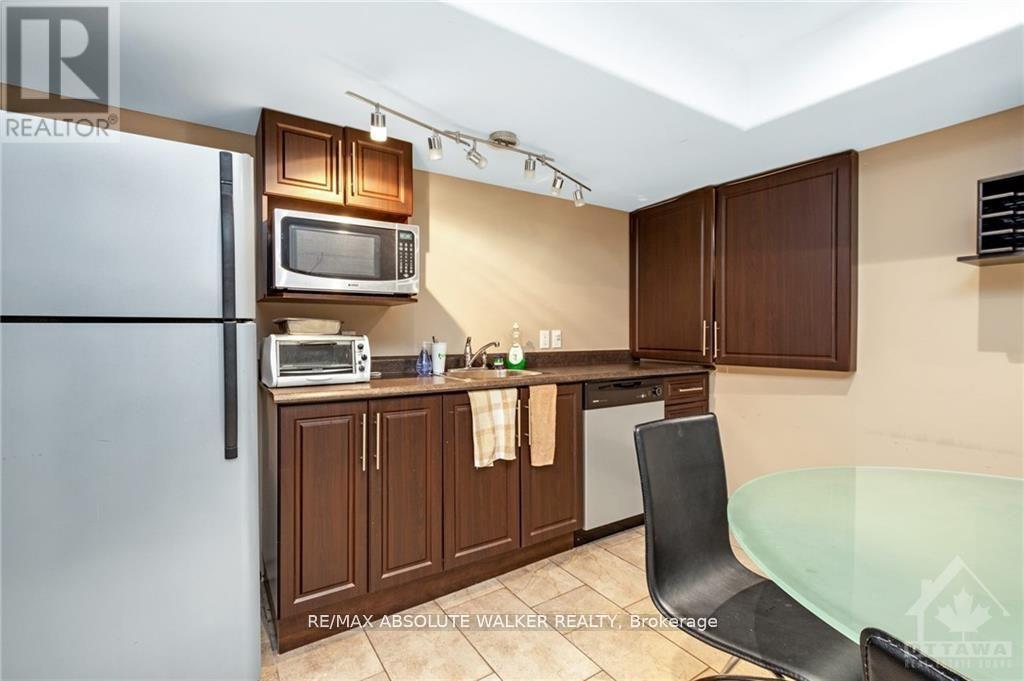 3591 Innes Road, Ottawa, Ontario  K1C 1T1 - Photo 9 - X12095741