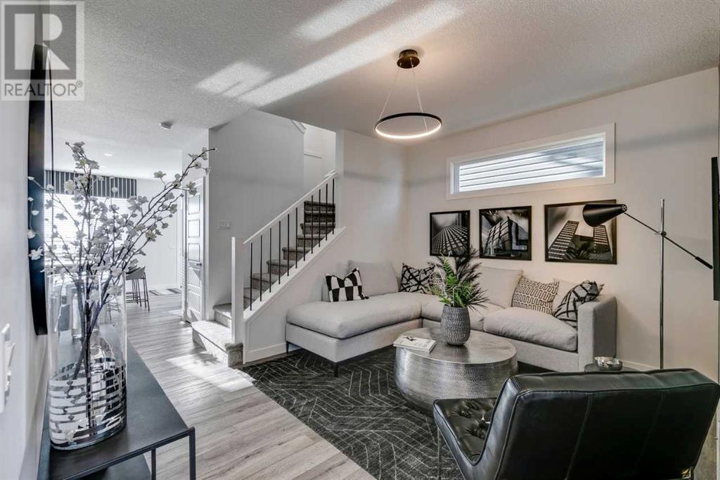 435 Chelsea Port Crossing, Chestermere, Alberta  T1X 2P4 - Photo 3 - A2207125