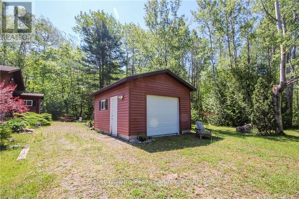 132 Maple Drive, Northern Bruce Peninsula, Ontario  N0H 1Z0 - Photo 11 - X12095651