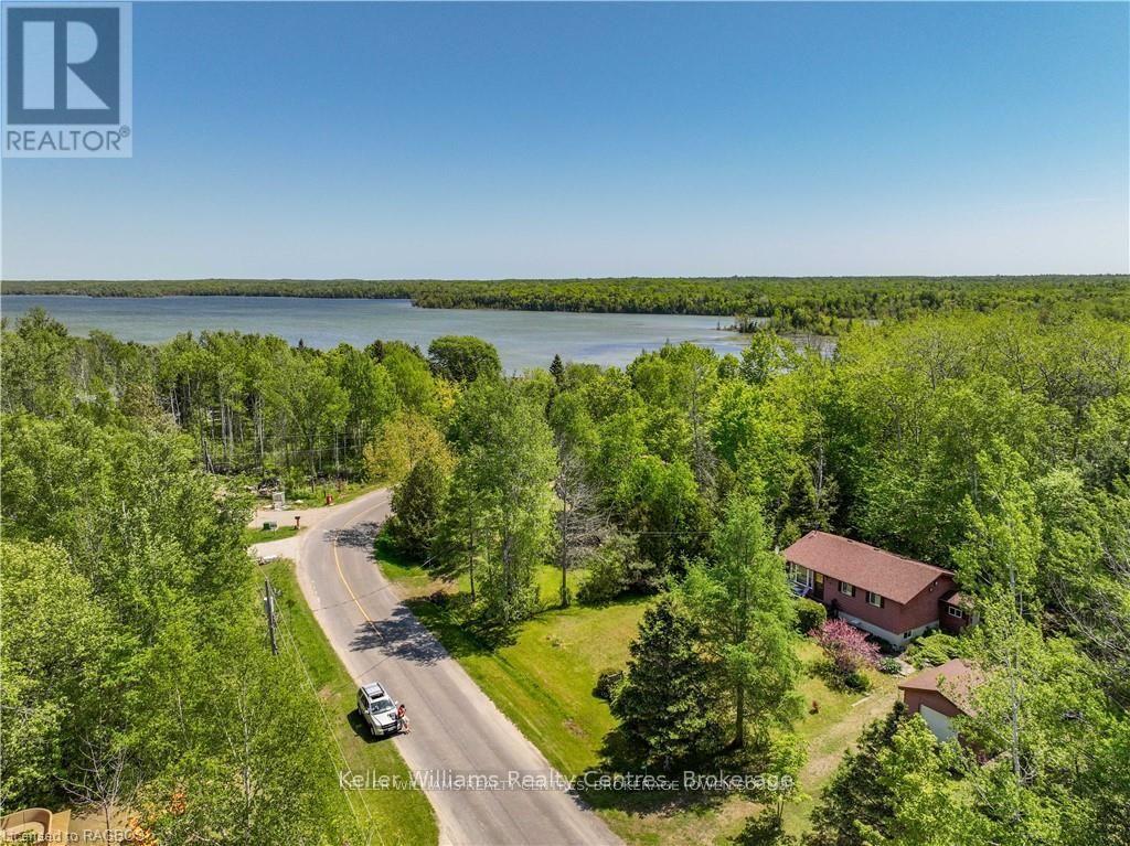 132 Maple Drive, Northern Bruce Peninsula, Ontario  N0H 1Z0 - Photo 2 - X12095651