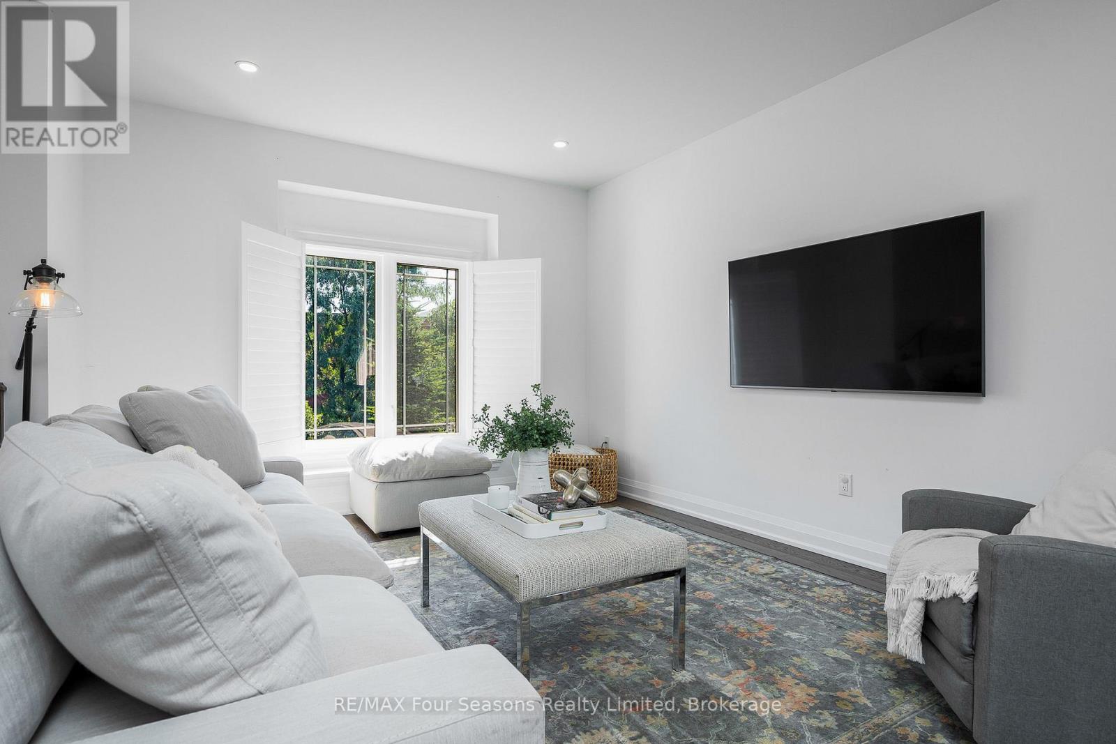 264 St Vincent Street, Meaford, Ontario  N4L 1E8 - Photo 6 - X12095656