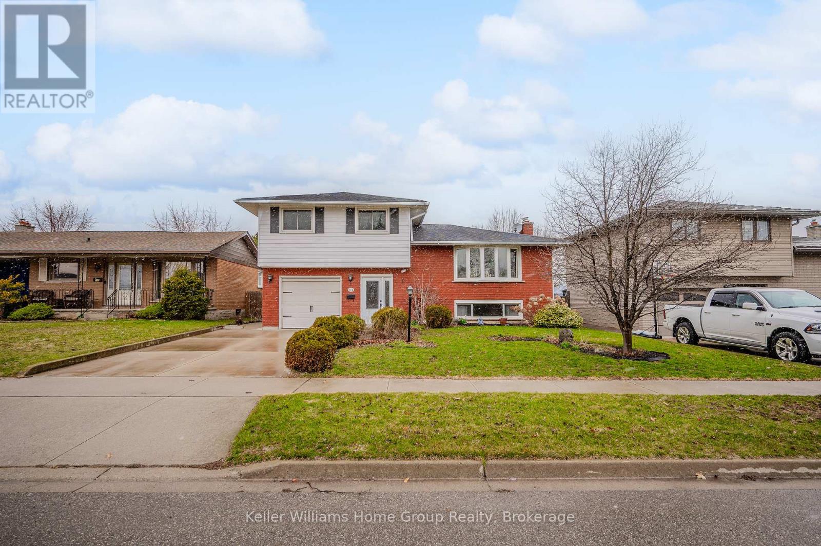 116 Dorset Road, Cambridge, Ontario  N1R 2X2 - Photo 2 - X12095657