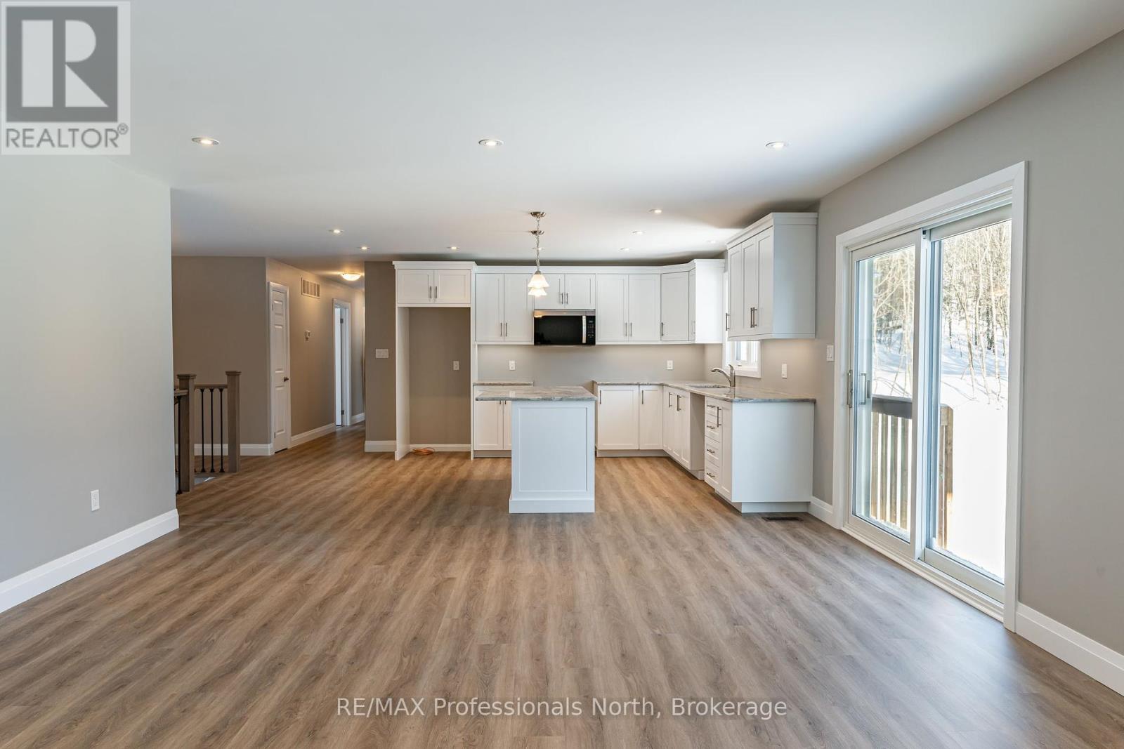 7 Marluc Avenue, Minden Hills, Ontario  K0M 2K0 - Photo 13 - X12095679