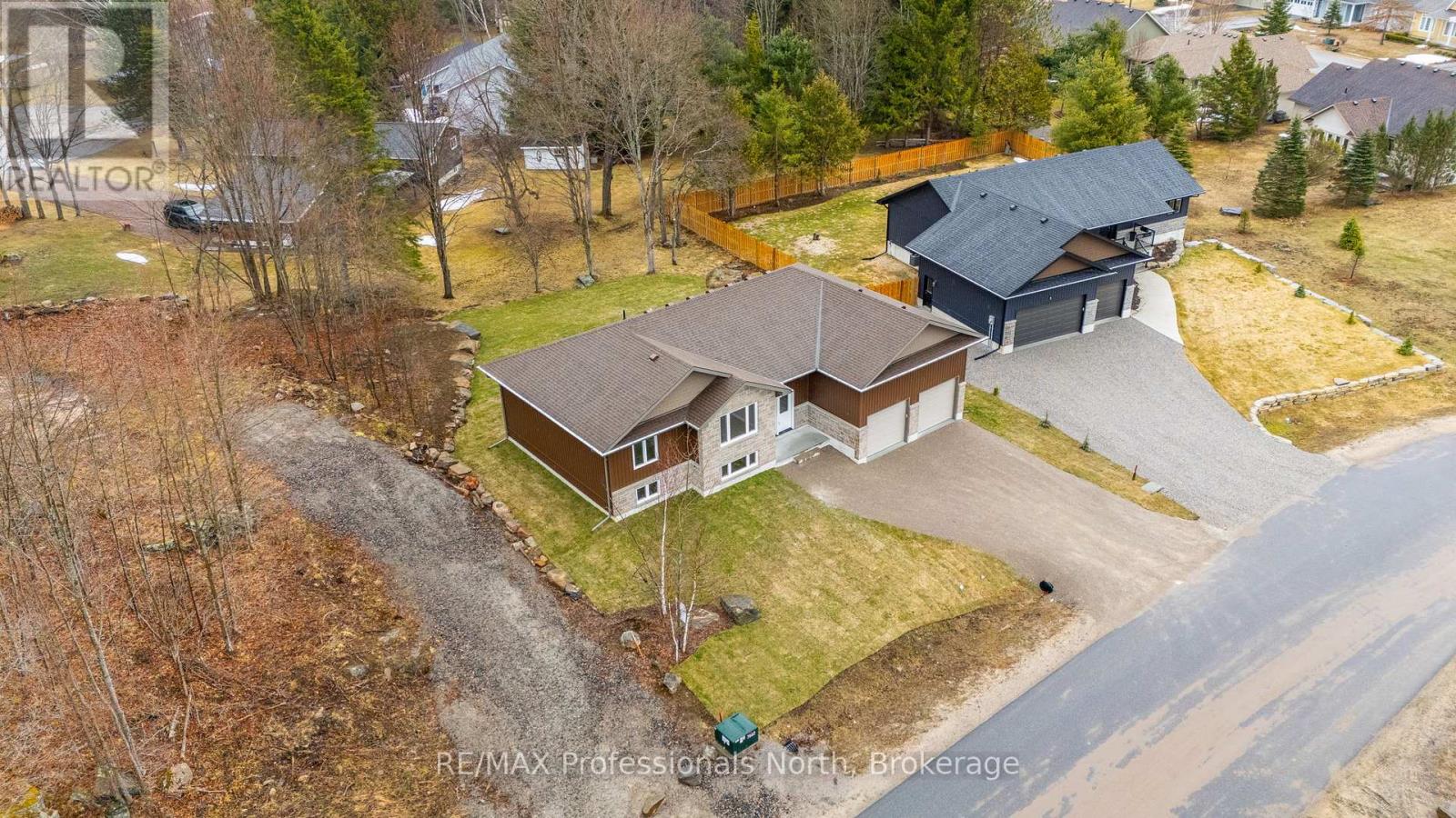 7 Marluc Avenue, Minden Hills, Ontario  K0M 2K0 - Photo 31 - X12095679